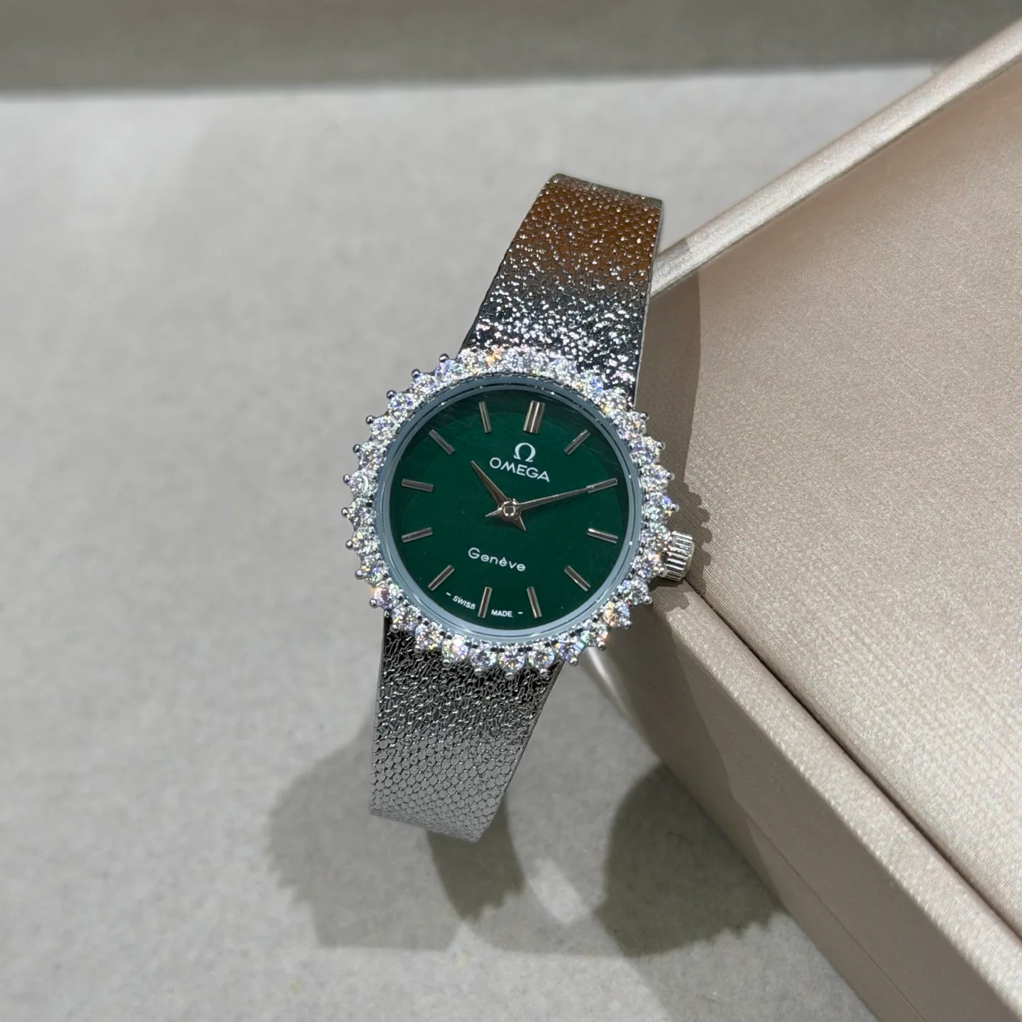 Women's Watches OMEGA 17843053