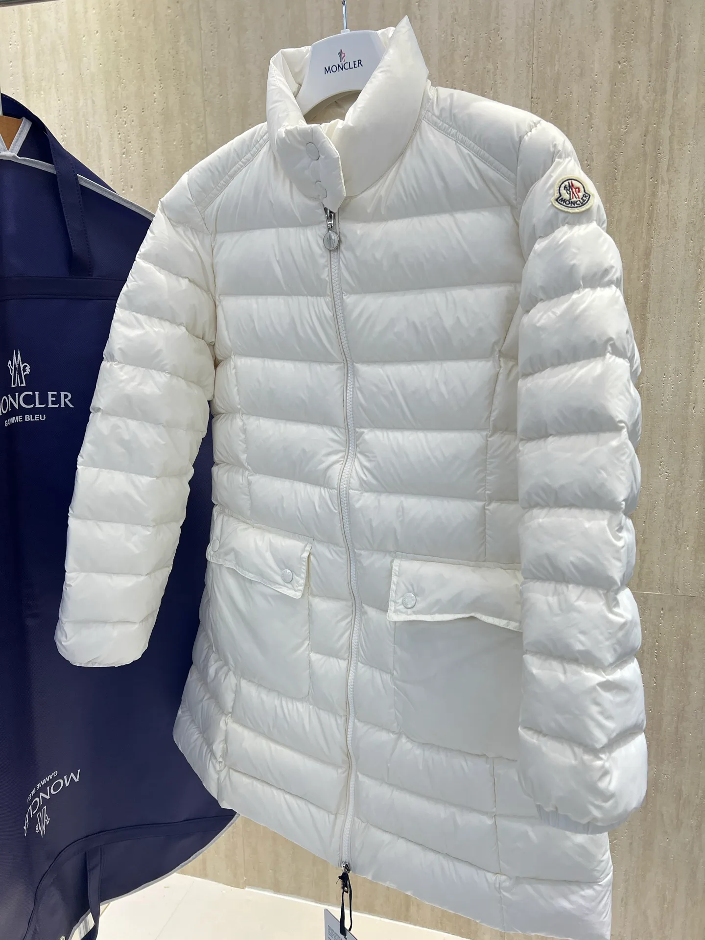 Men's Jackets And Down Jackets MONCLER 18434494