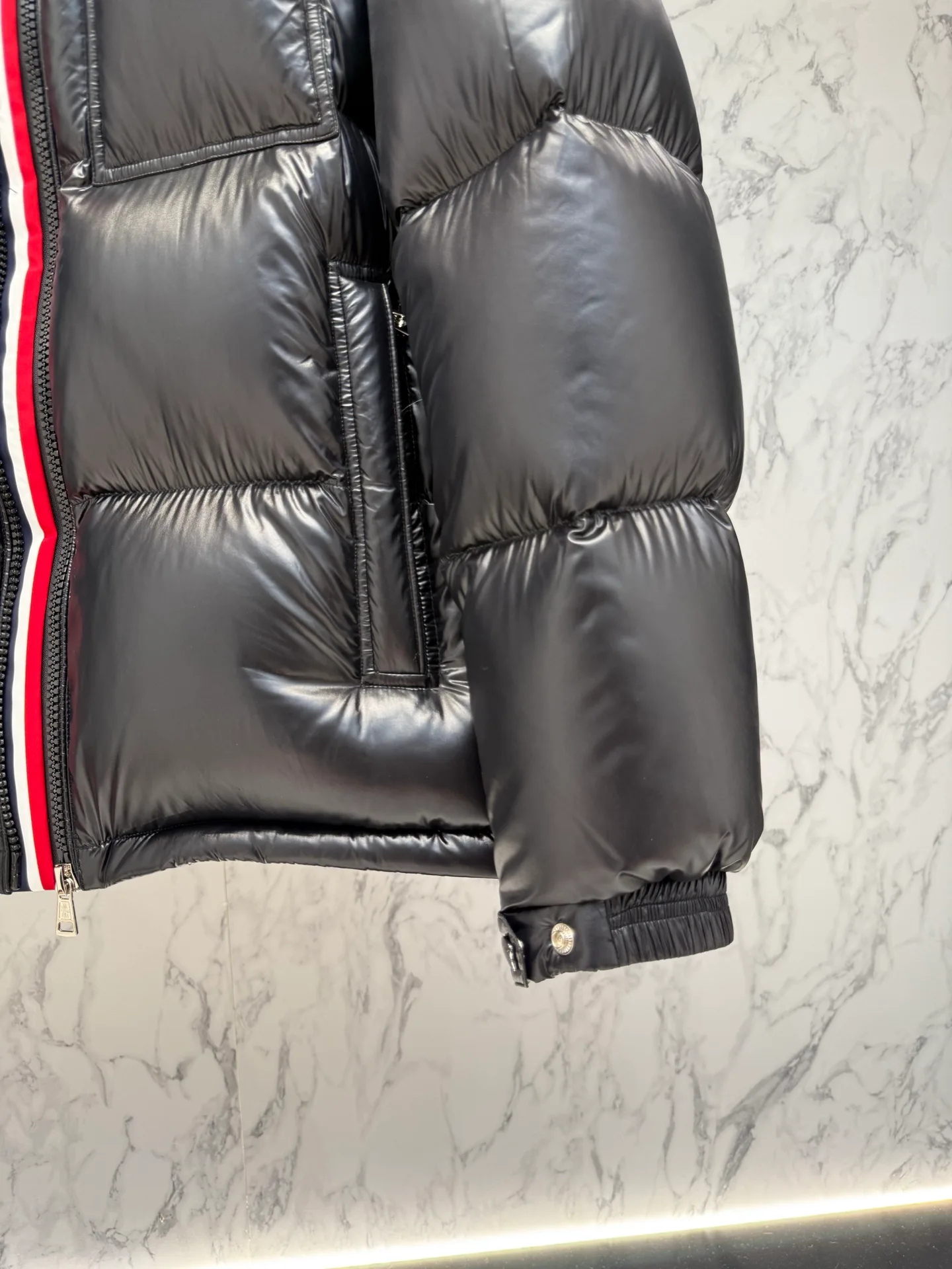 Men's Jackets And Down Jackets MONCLER 17974314