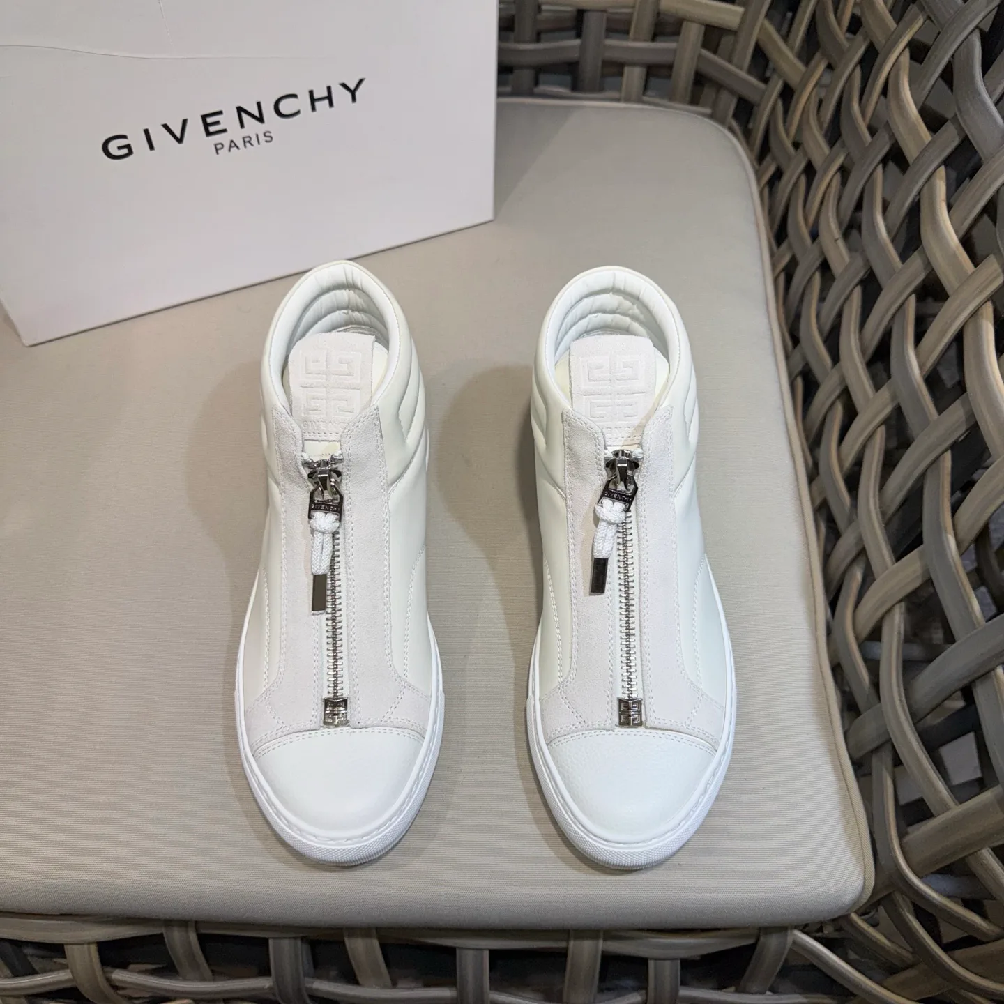Men's Sneakers GIVENCHY 18267088