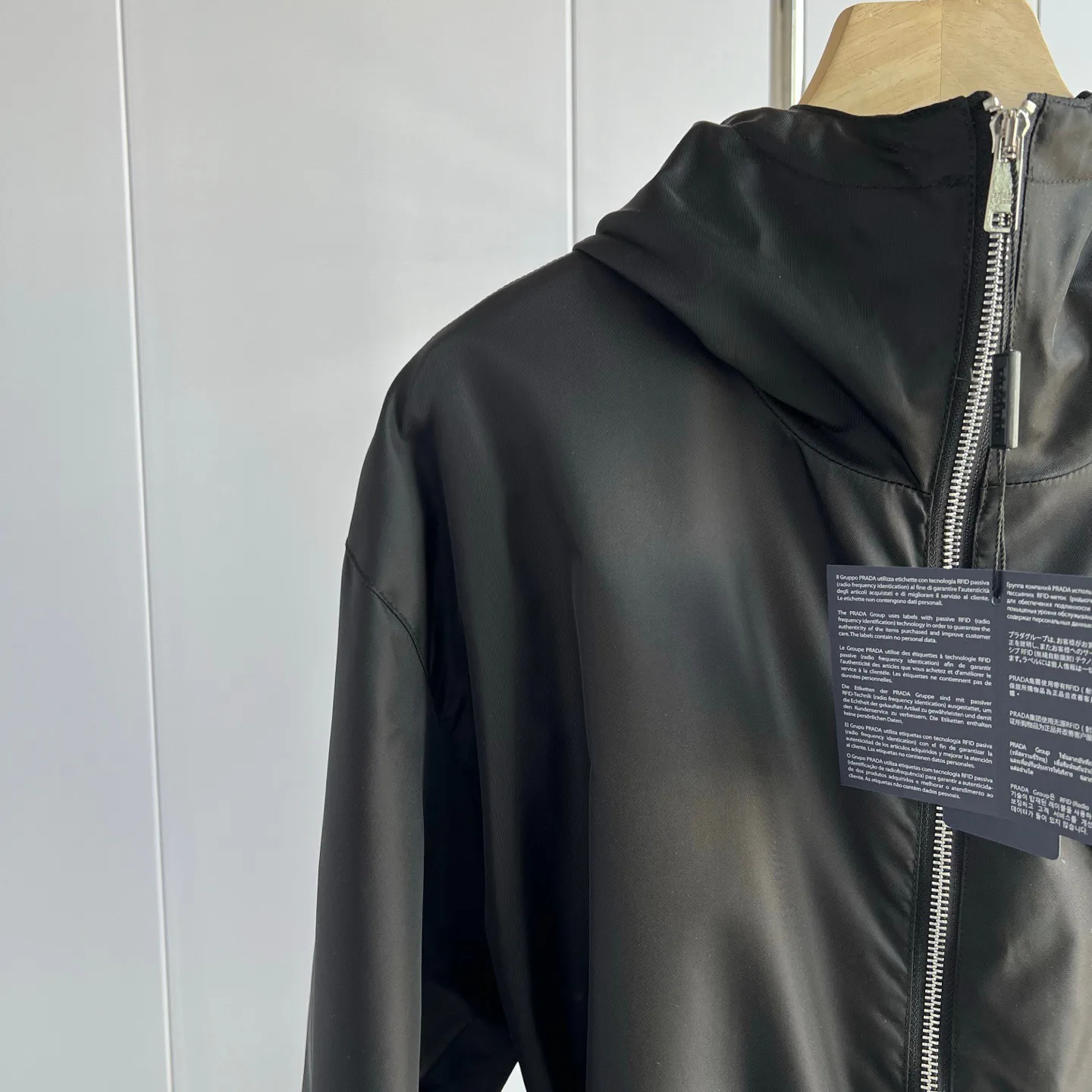 Women's Jackets And Down Jackets PRADA 18145423