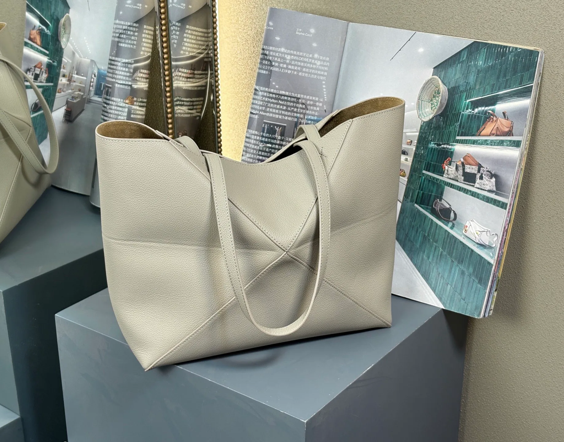 Women's Classic Handbags LOEWE 16892771