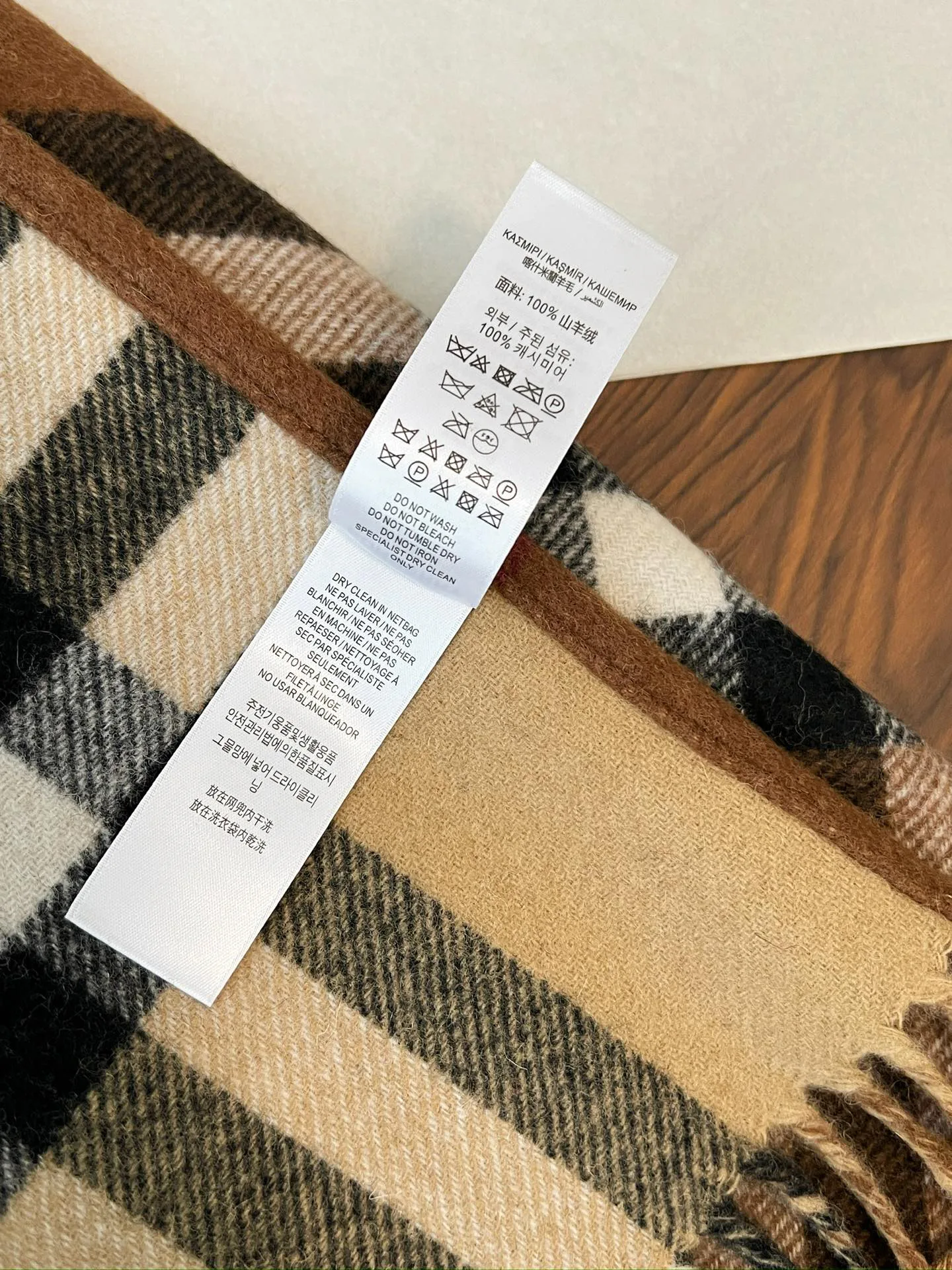 Scarves BURBERRY 18411280