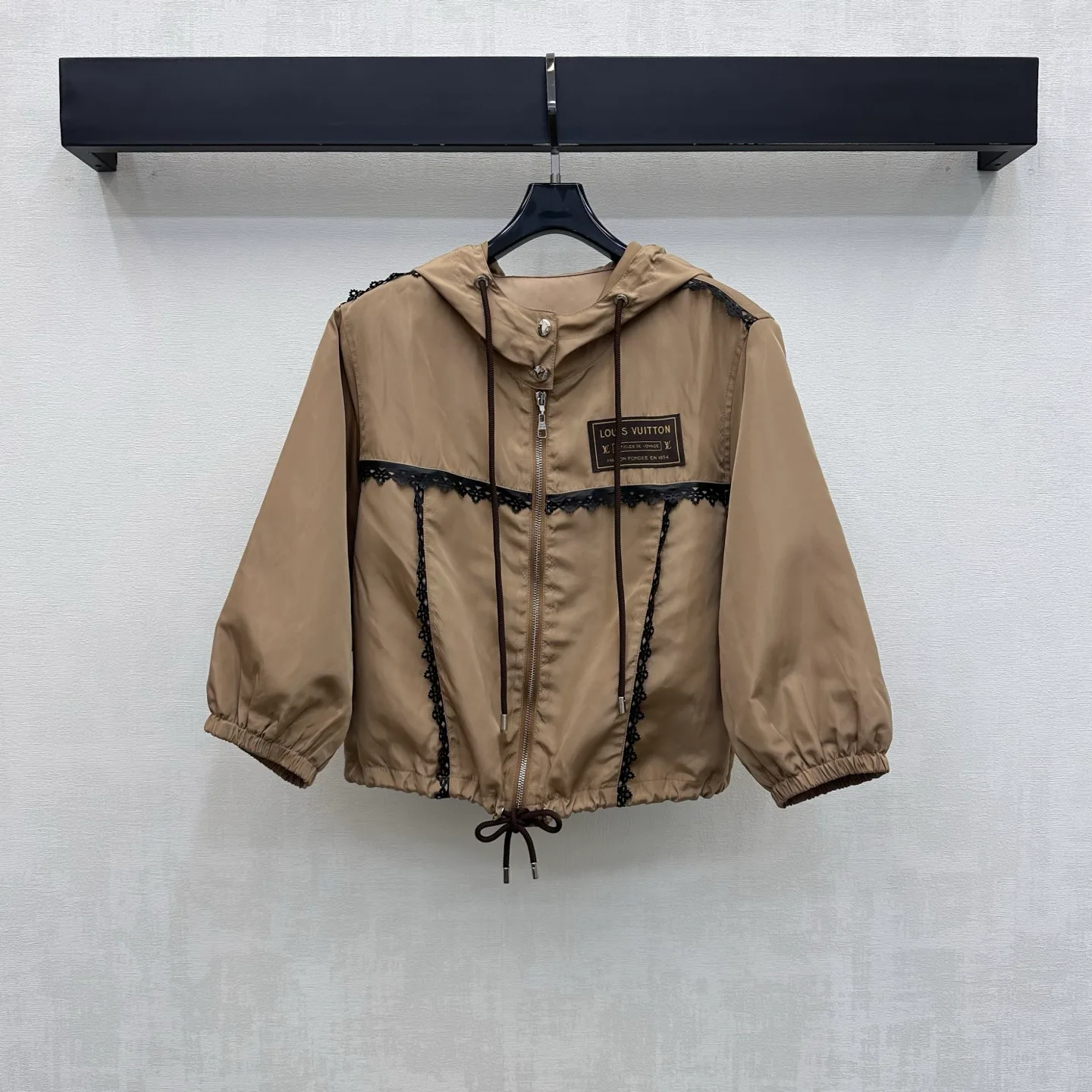 Women's Jackets And Down Jackets LOUIS VUITTON 17088204