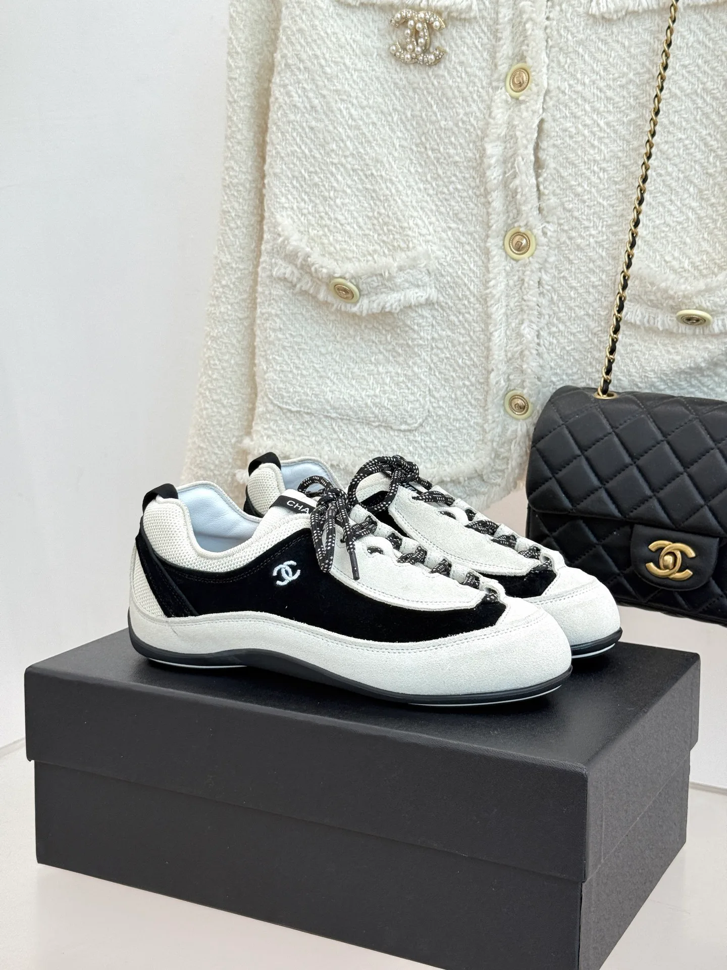 Women's Sneakers CHANEL 17025637