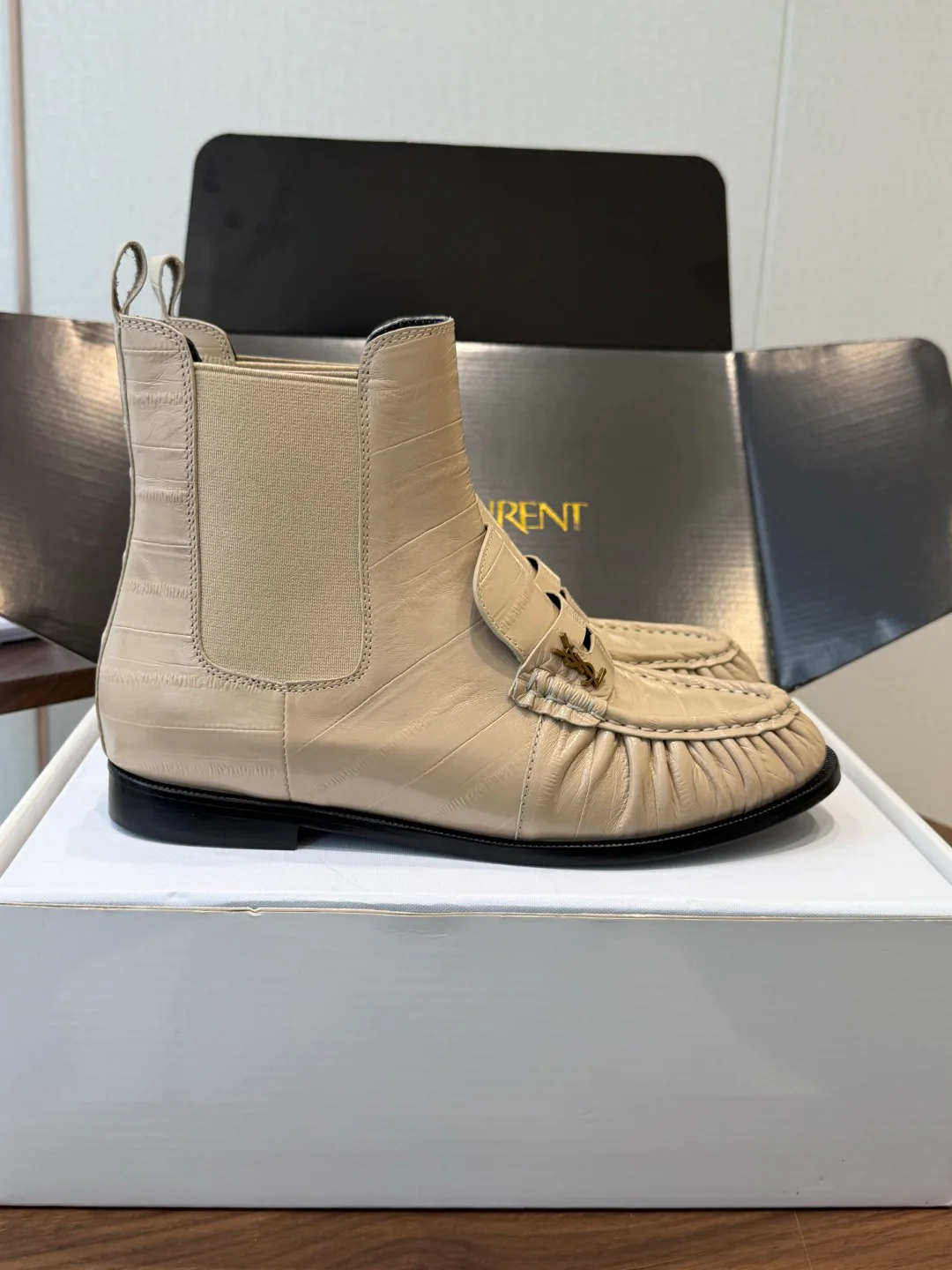 Women's Loafers And Moccasins SAINT LAURENT 18182786