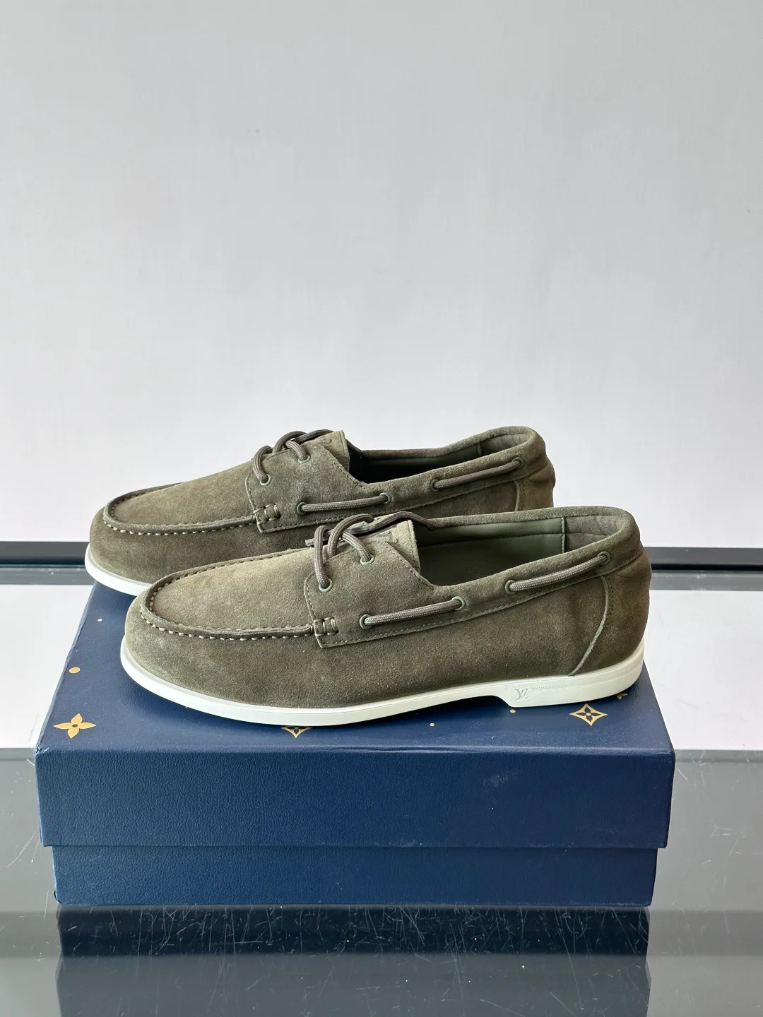 Men's Loafers And Dress Shoes LOUIS VUITTON 17941070