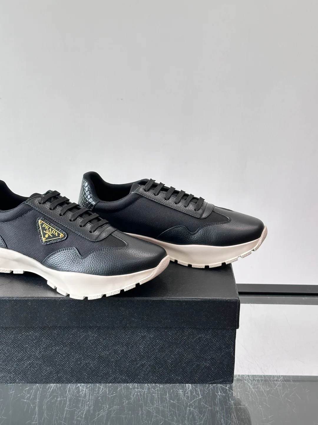 Men's Sneakers PRADA 17982157