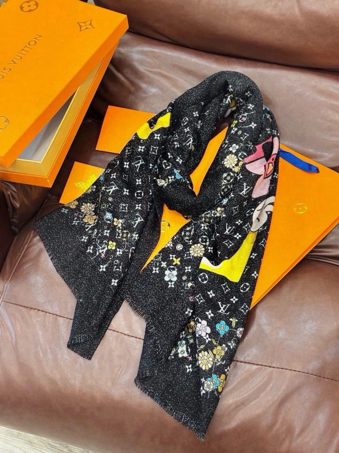 Scarves LOUIS VUITTON 18322184