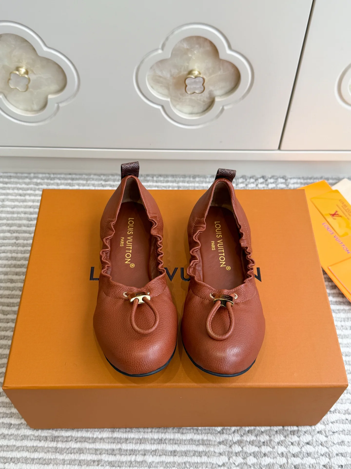 Women's Ballet Flats LOUIS VUITTON 18414275