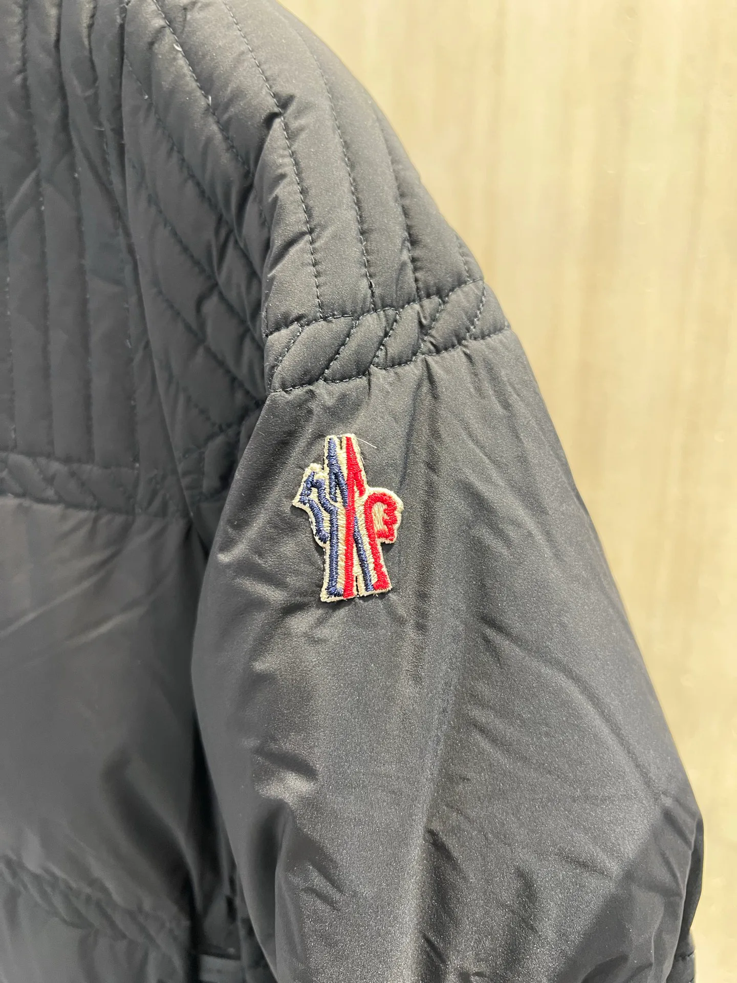 Men's Jackets And Down Jackets MONCLER 18231504