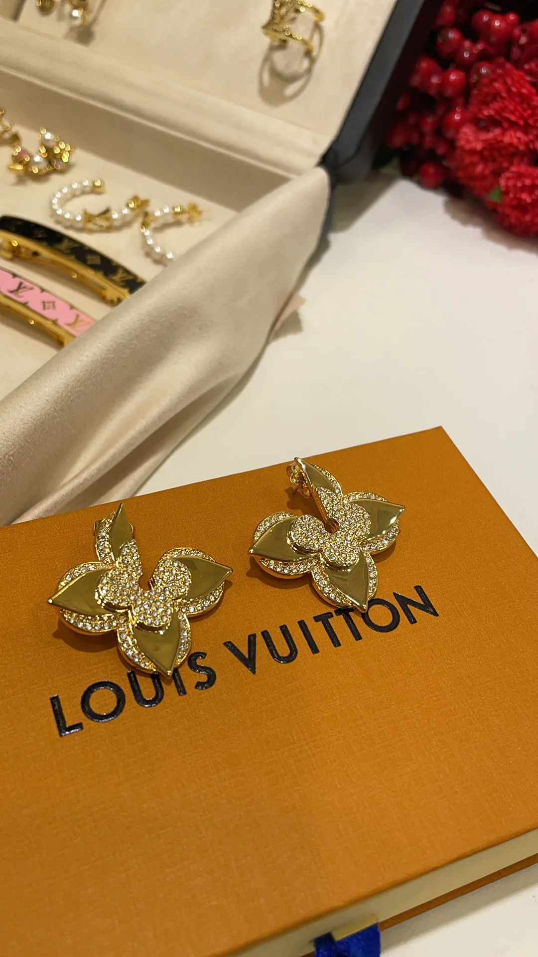 Jewelry LOUIS VUITTON 17819349