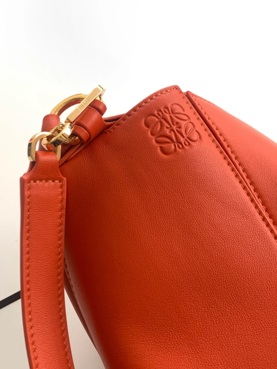 Women's Classic Handbags LOEWE 17832272