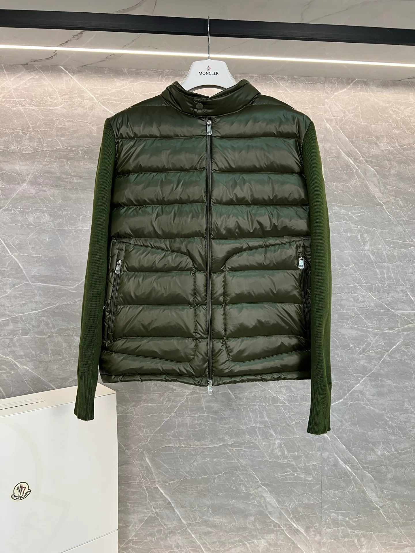 Куртки И Пуховики Мужские Moncler 18599828