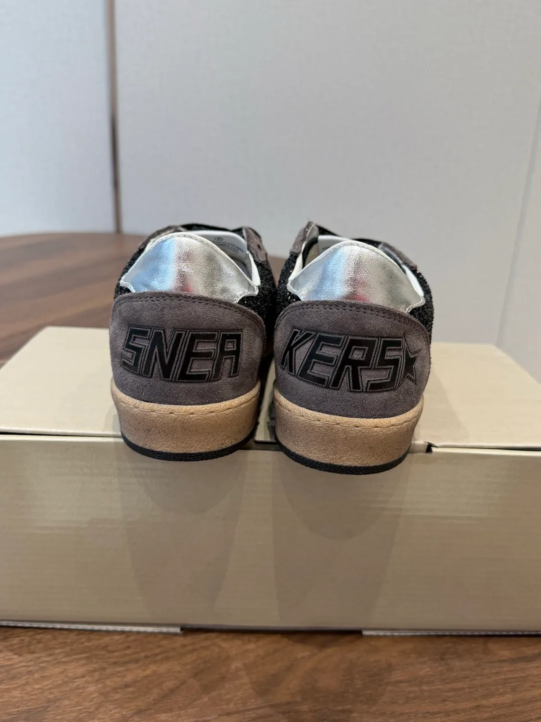 Women's Sneakers GOLDEN GOOSE 18357249