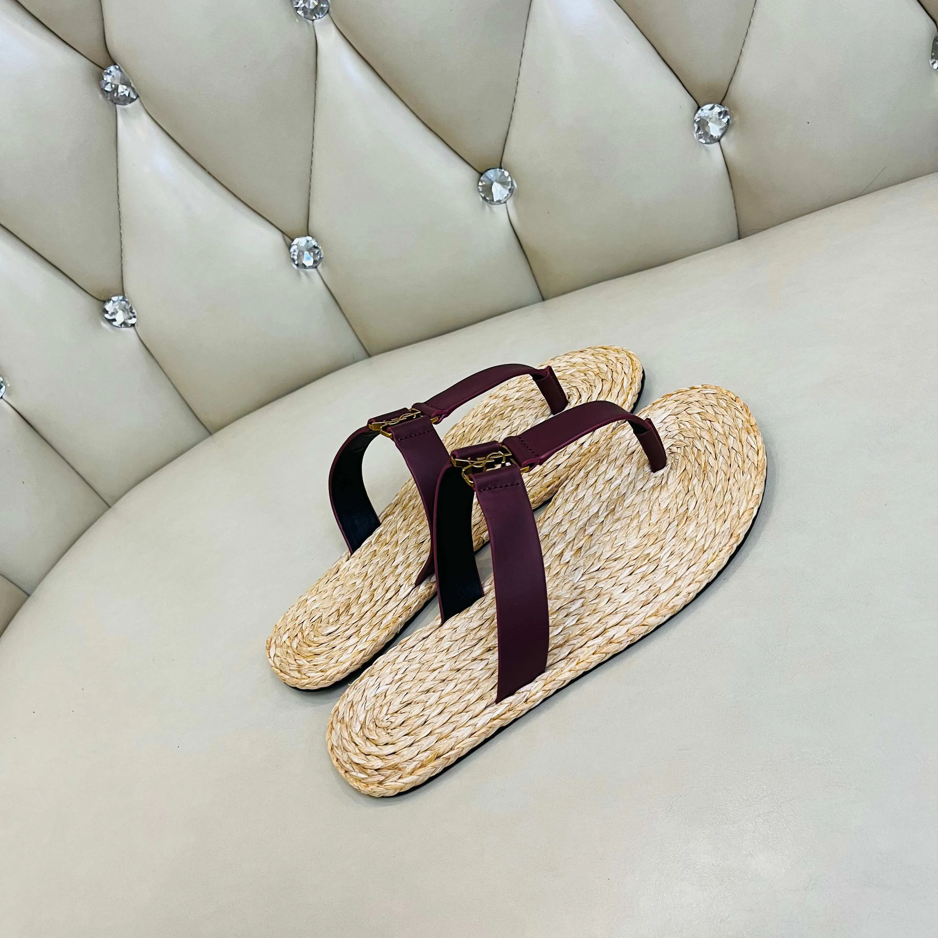 Women's Flip-Flops SAINT LAURENT 18083990