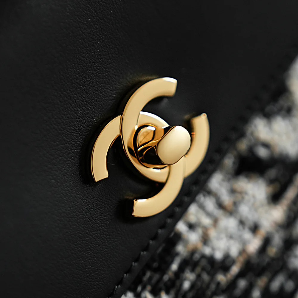 Women's Classic Handbags CHANEL 17823660