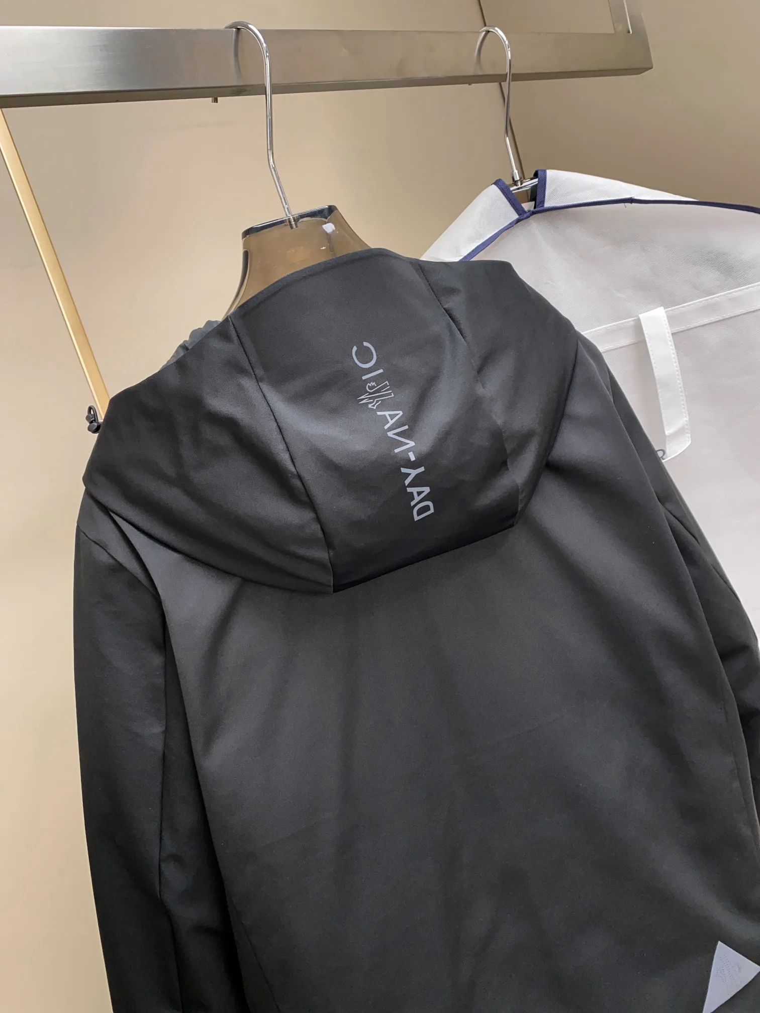 Men's Jackets And Down Jackets MONCLER 18029259