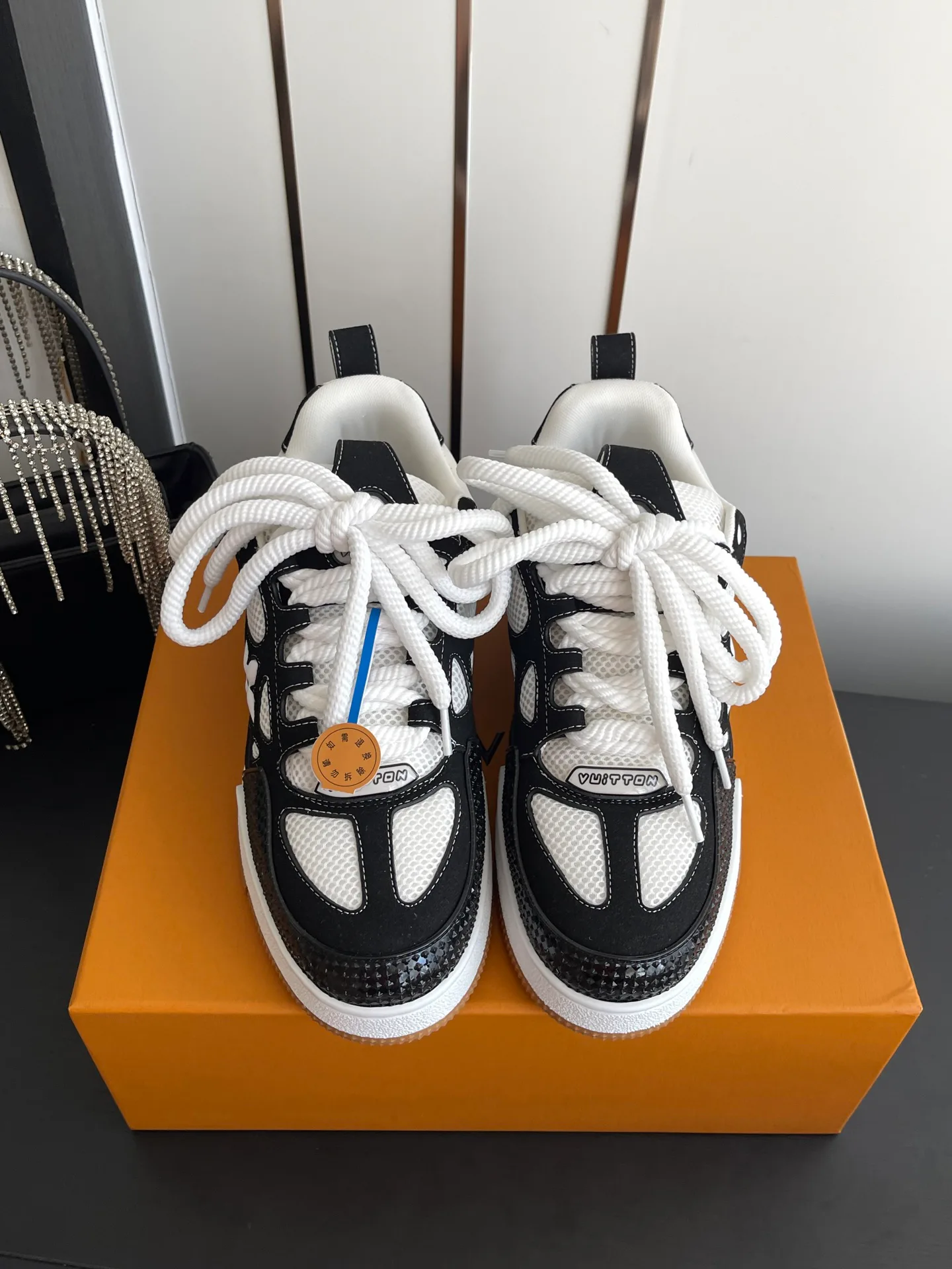 Women's Sneakers LOUIS VUITTON 17908532