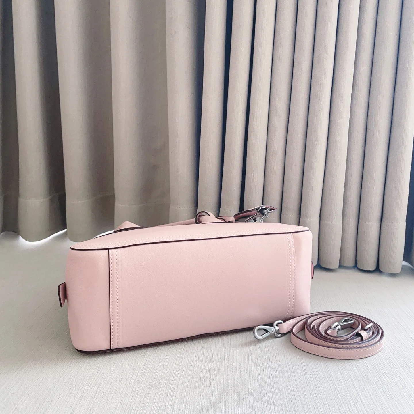 Классические Сумки Женские Miu Miu 18602443