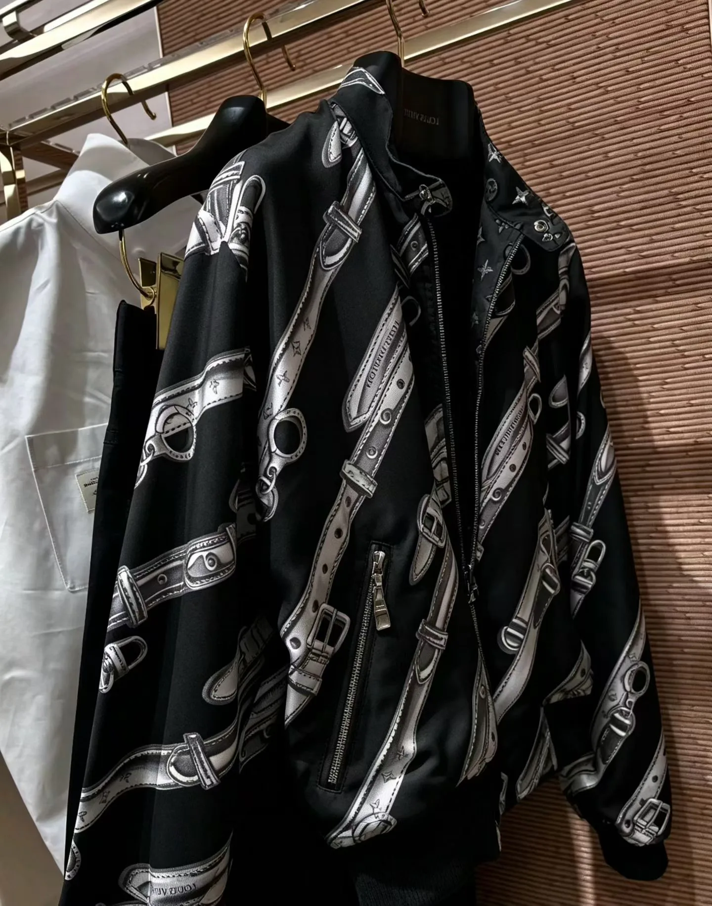 Women's Jackets And Down Jackets LOUIS VUITTON 18324288