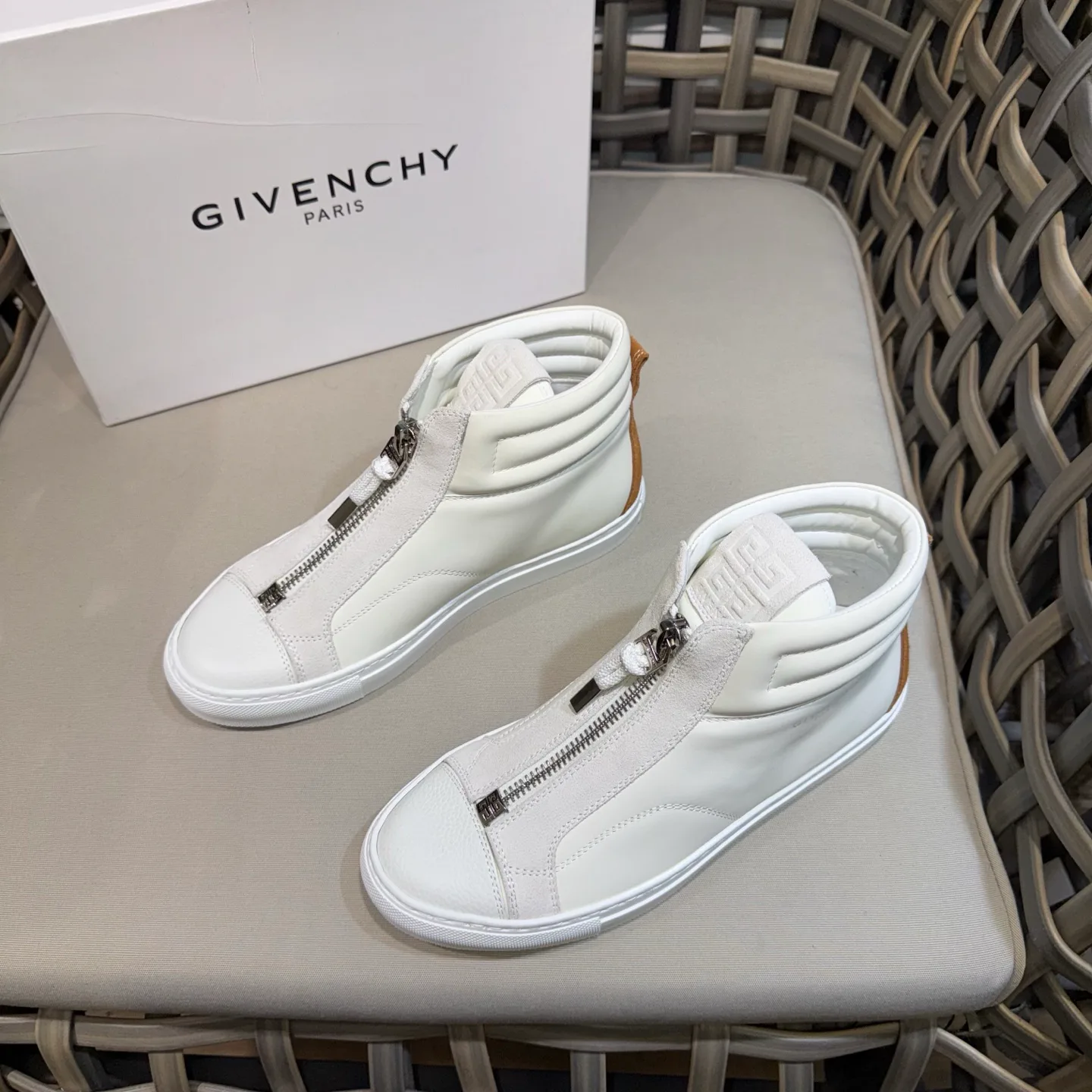 Men's Sneakers GIVENCHY 18267088