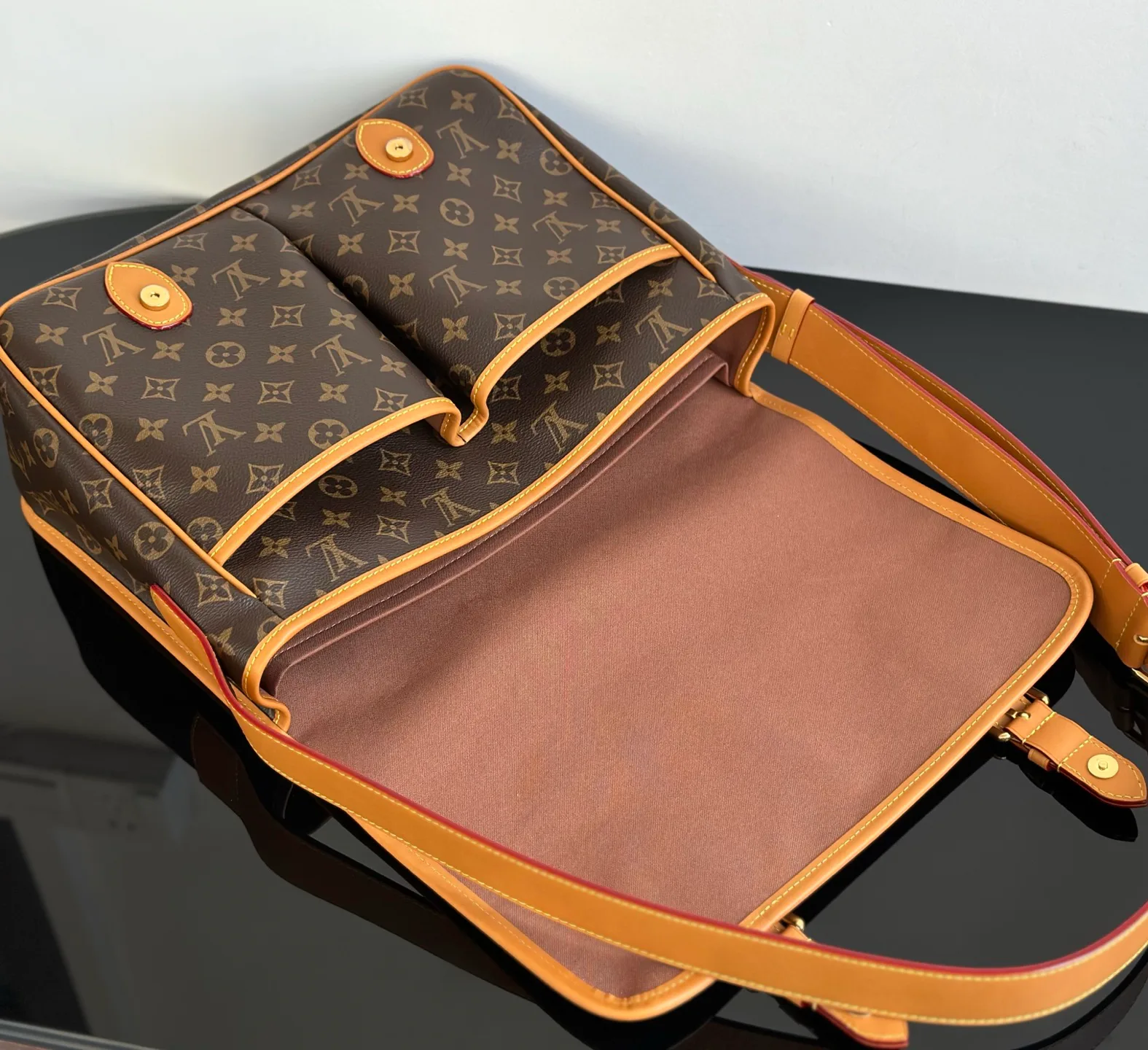 Women's Classic Handbags LOUIS VUITTON 18376399