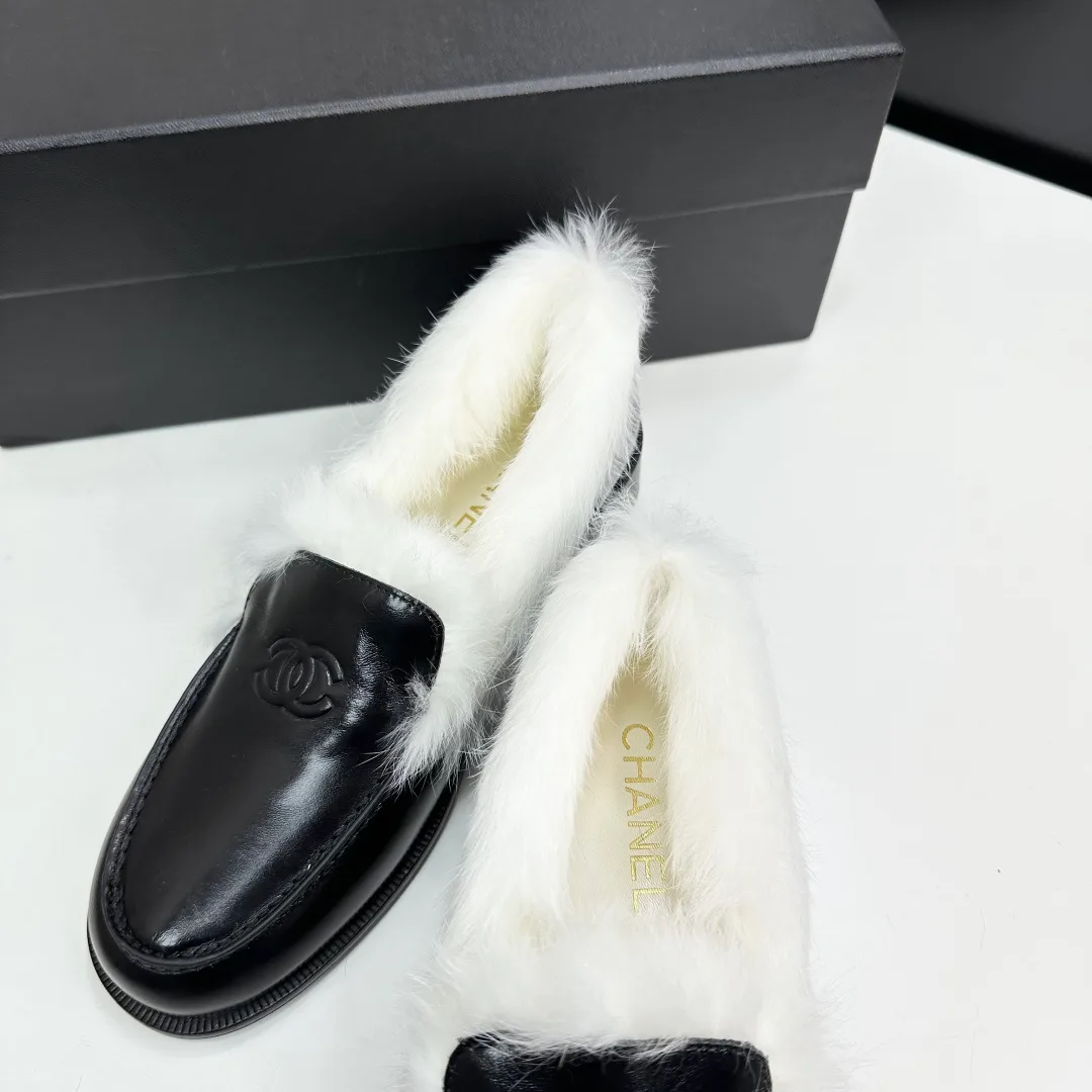 Women's Loafers And Moccasins CHANEL 18083891
