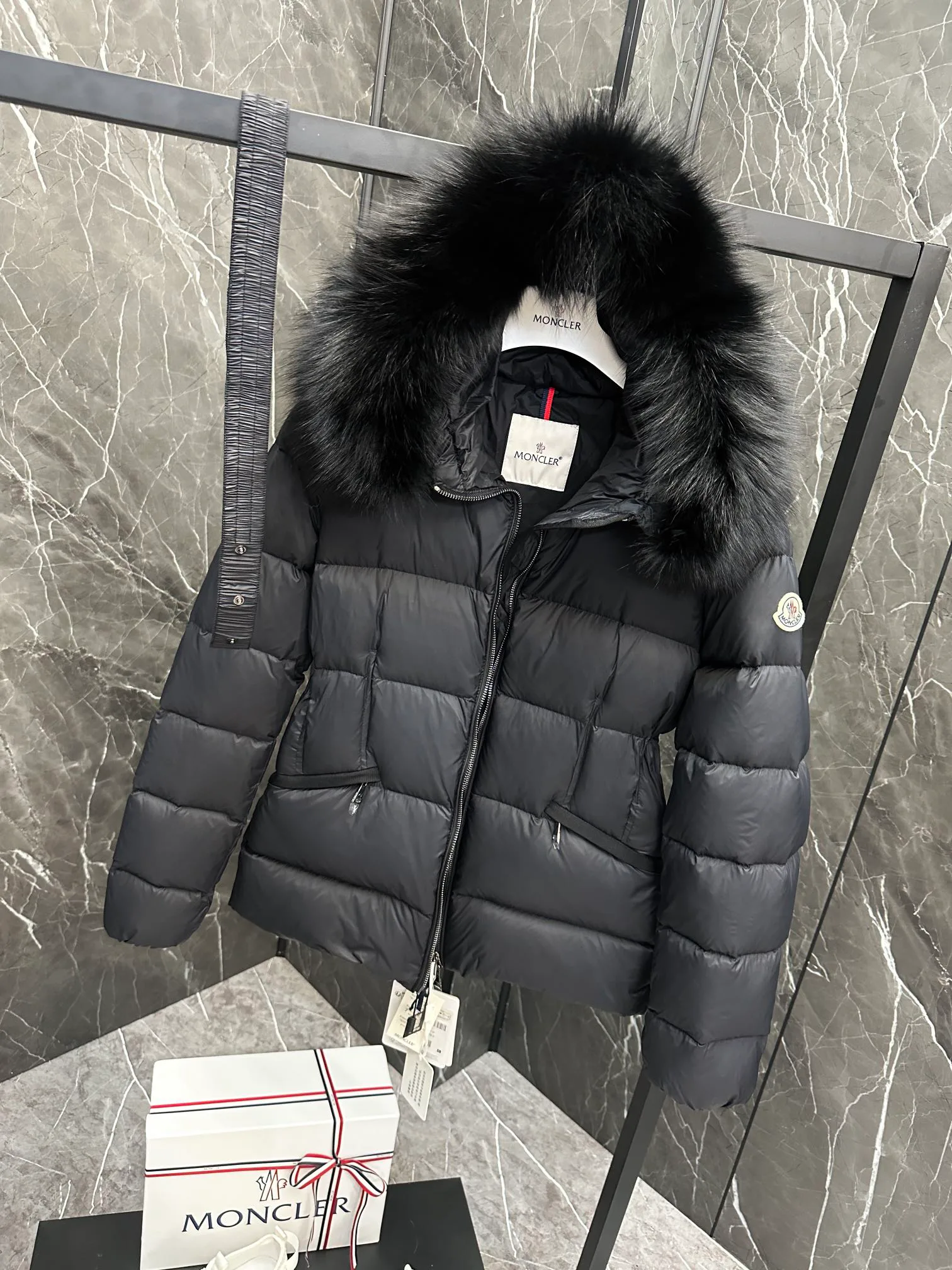 Куртки И Пуховики Женские Moncler 18615222