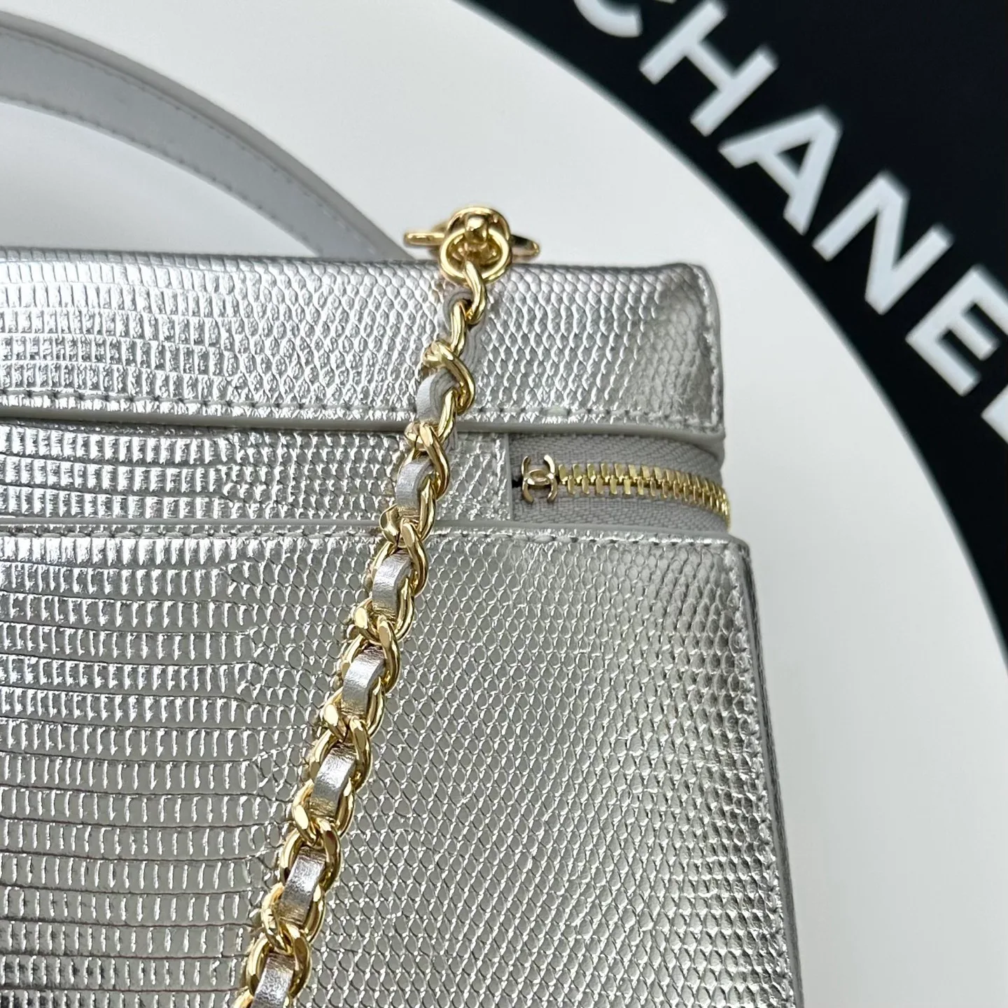 Women's Classic Handbags CHANEL 18338041