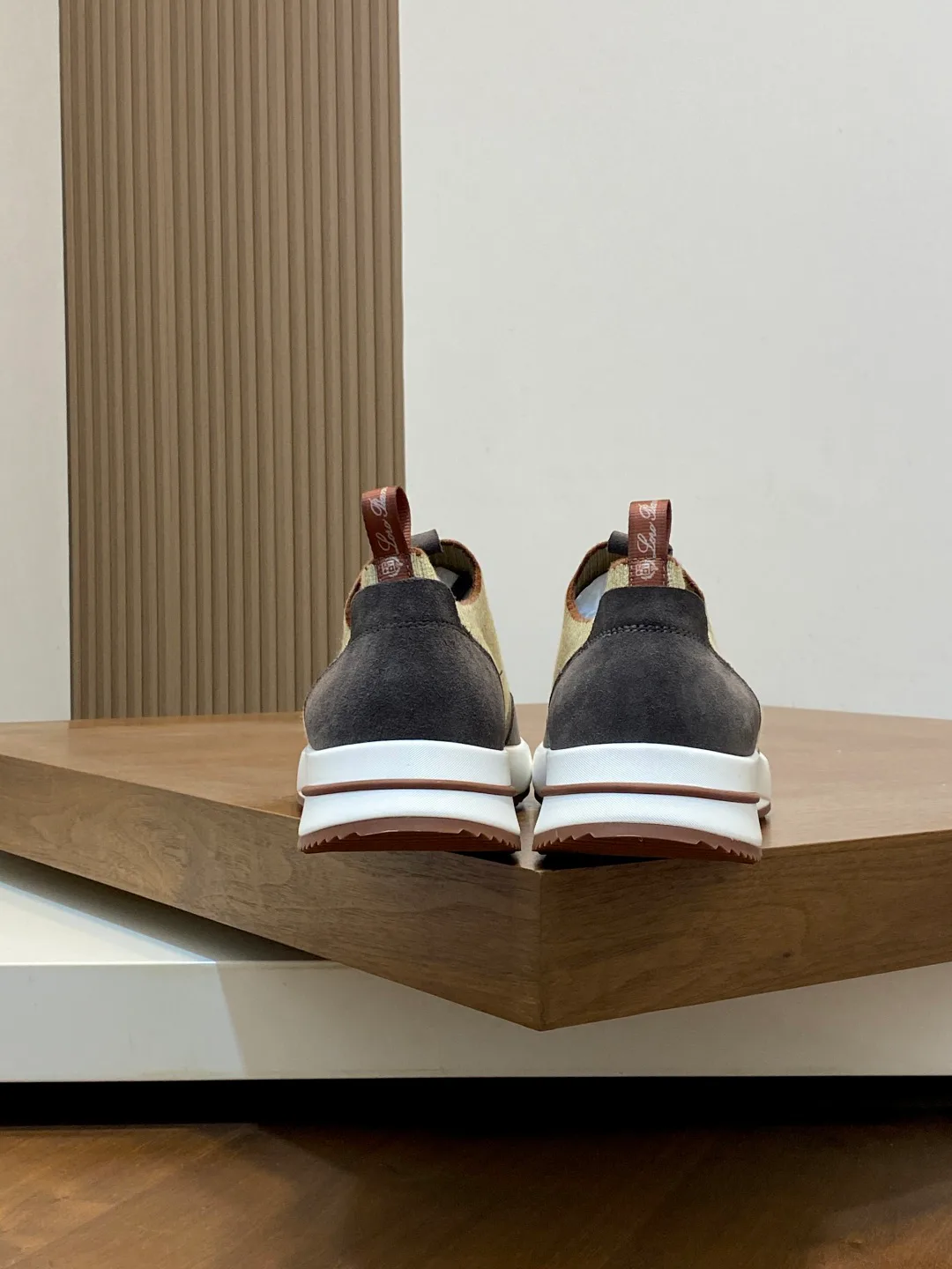 Men's Sneakers LORO PIANA 18100253