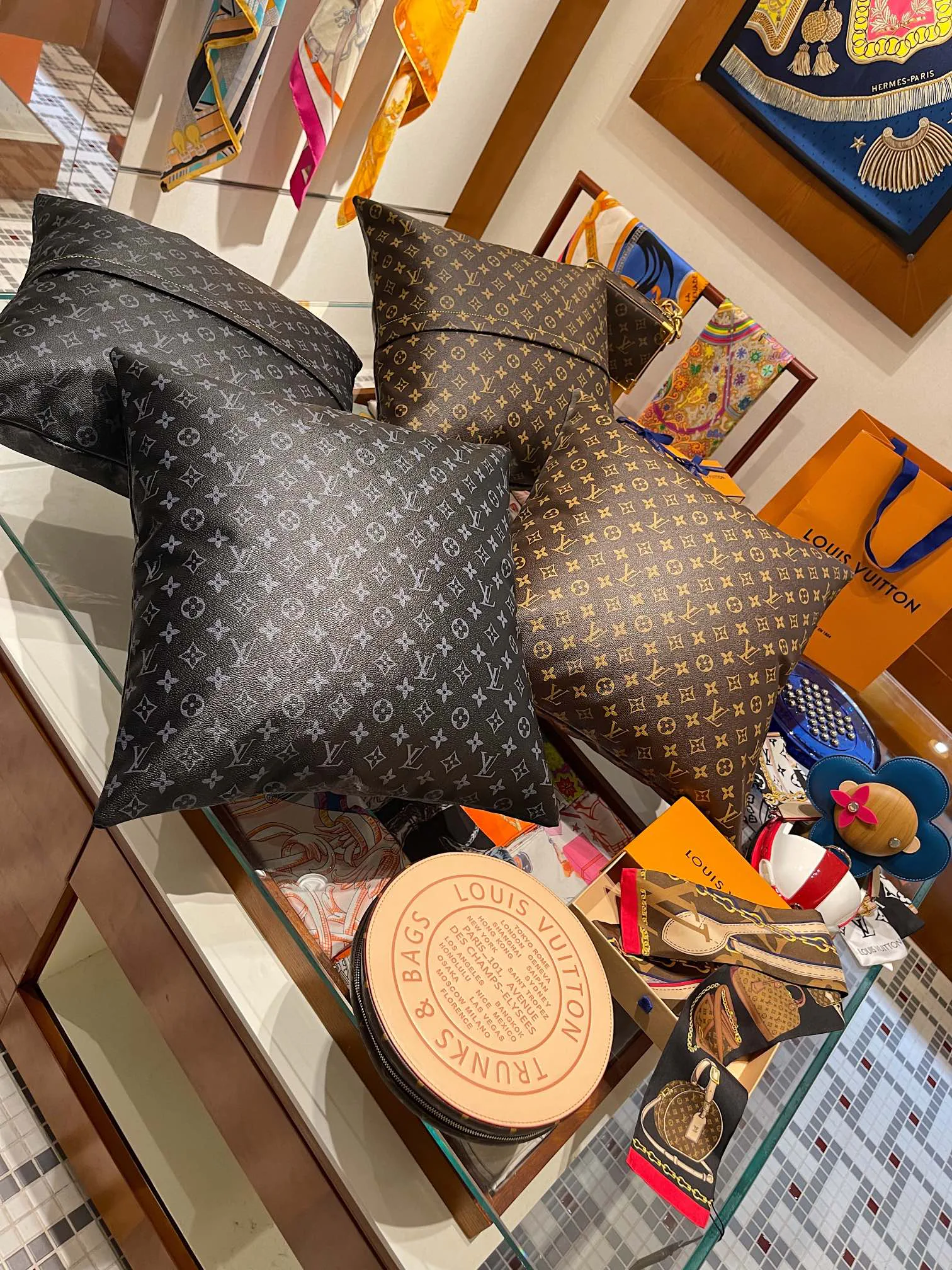 Textiles LOUIS VUITTON 18222632