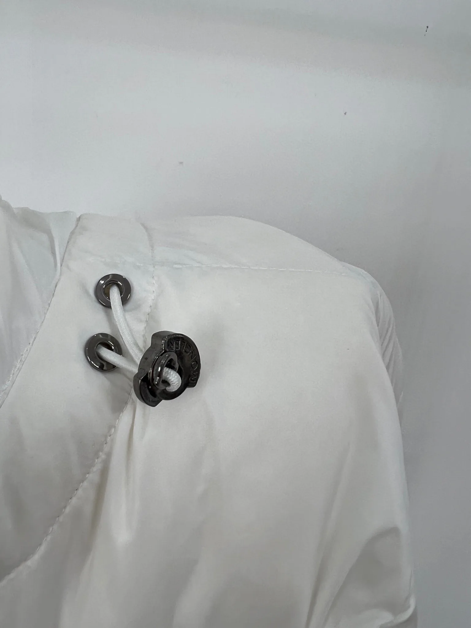 Women's Jackets And Down Jackets MONCLER 18416114
