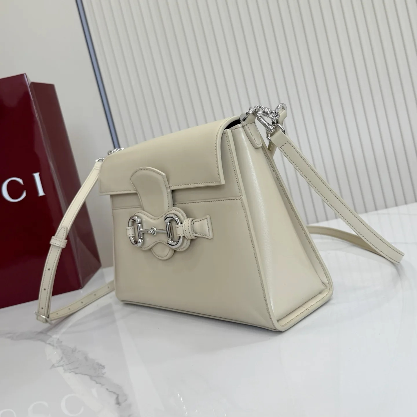 Women's Classic Handbags GUCCI 18262341