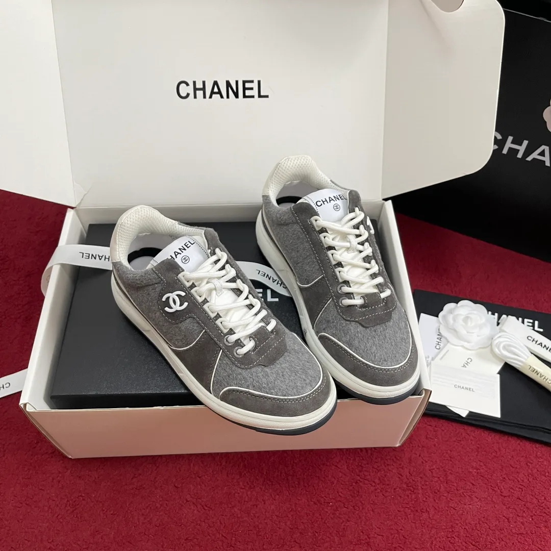 Women's Sneakers CHANEL 18195102