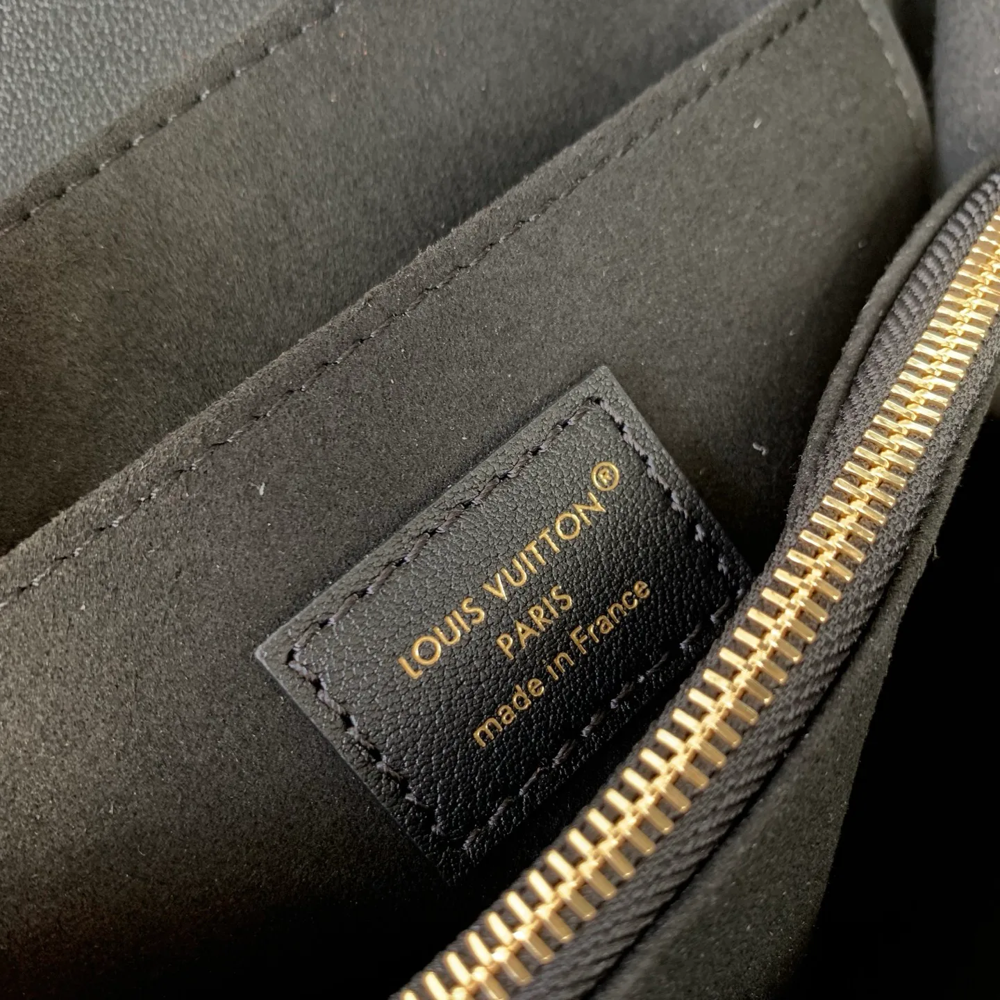 Women's Classic Handbags LOUIS VUITTON 18412602