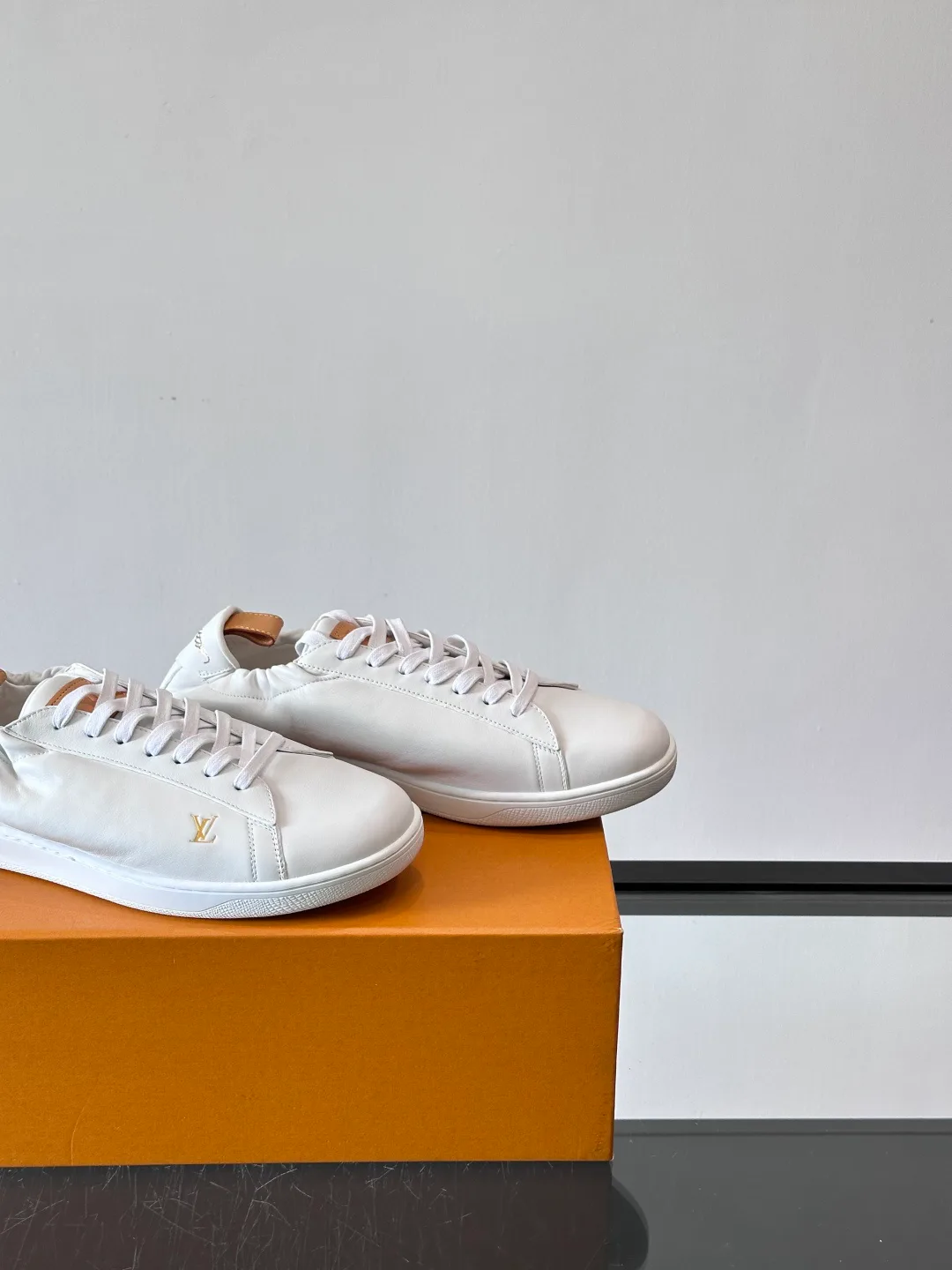 Men's Sneakers LOUIS VUITTON 18263693