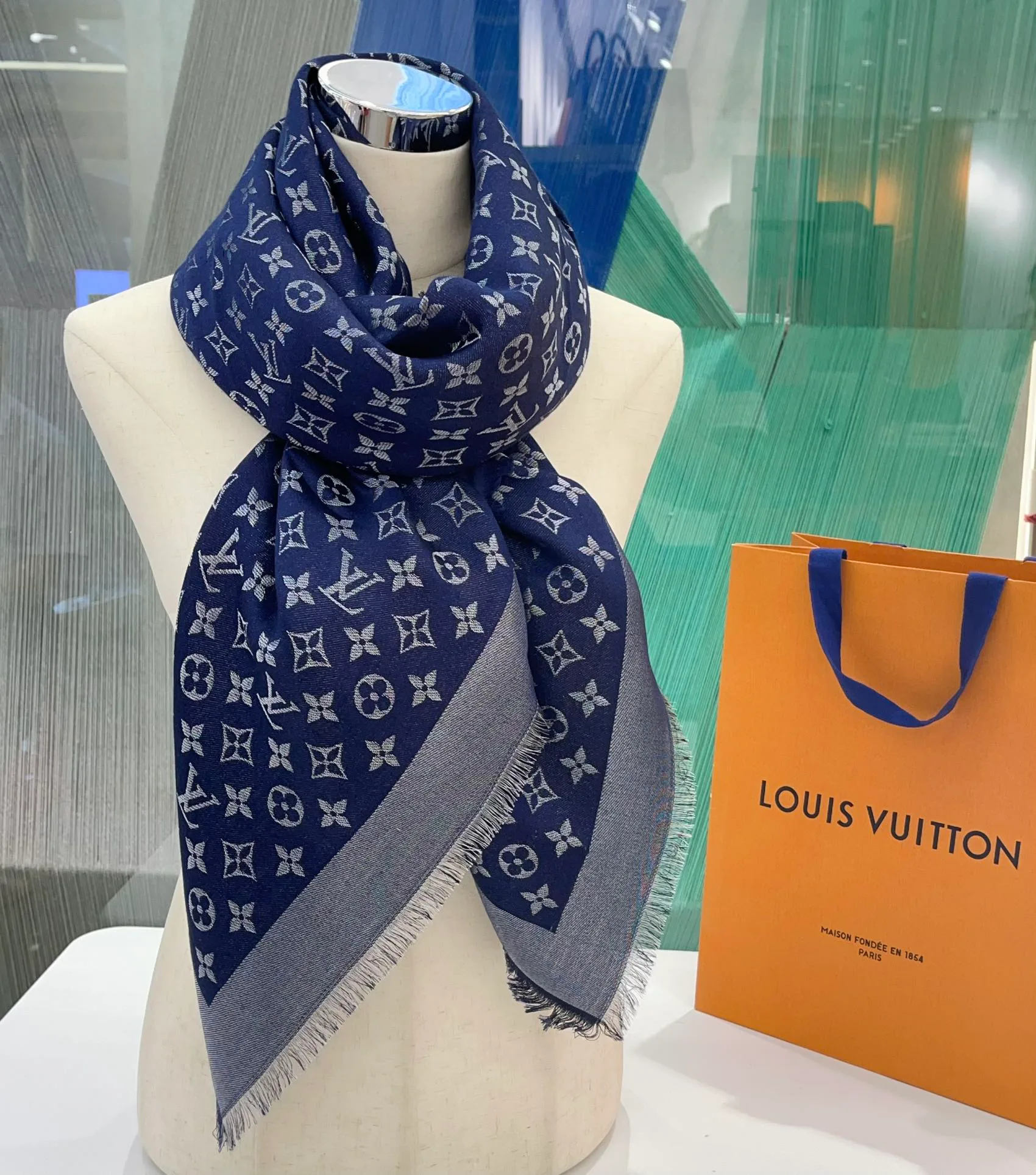 Scarves LOUIS VUITTON 17826484