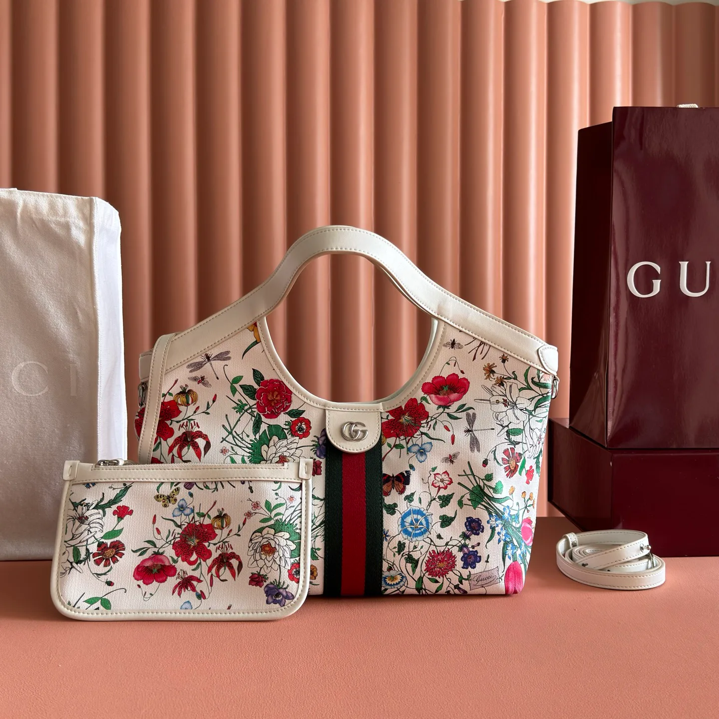 Women's Classic Handbags GUCCI 18148091