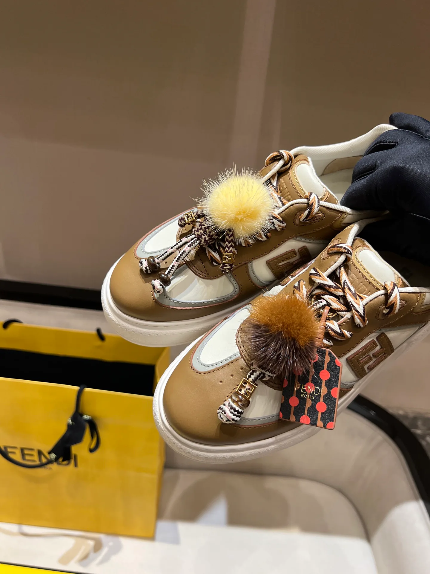 Women's Sneakers FENDI 18020656