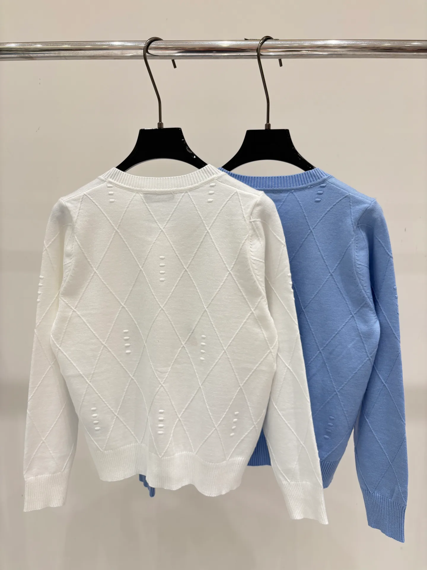 Women's Jumpers And Sweaters VALENTINO 17827860