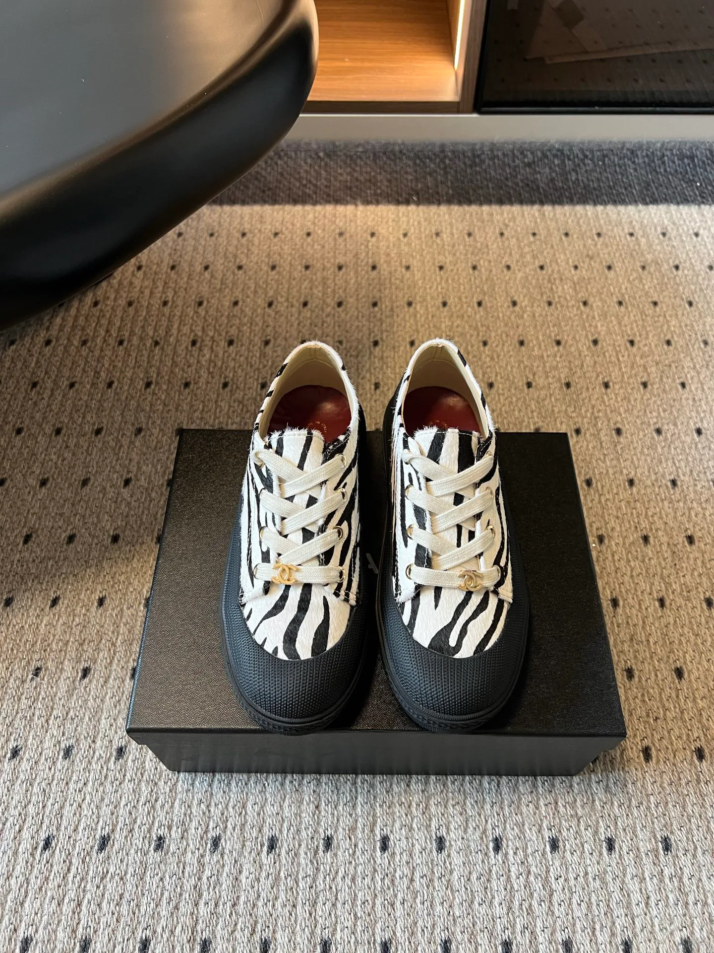 Women's Sneakers CHANEL 18137085