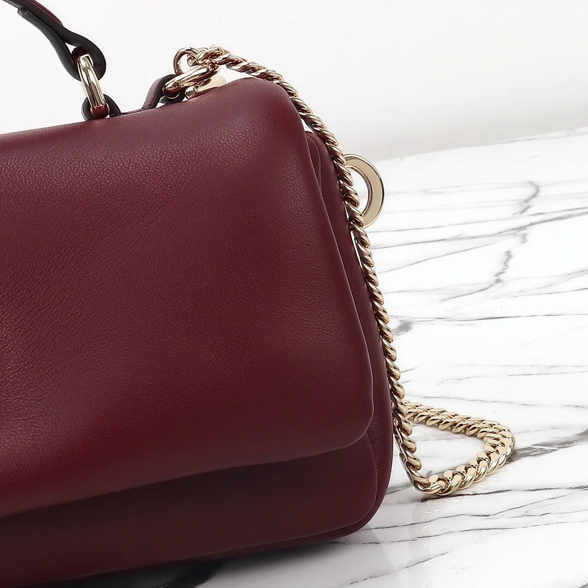 Women's Classic Handbags GUCCI 18210719