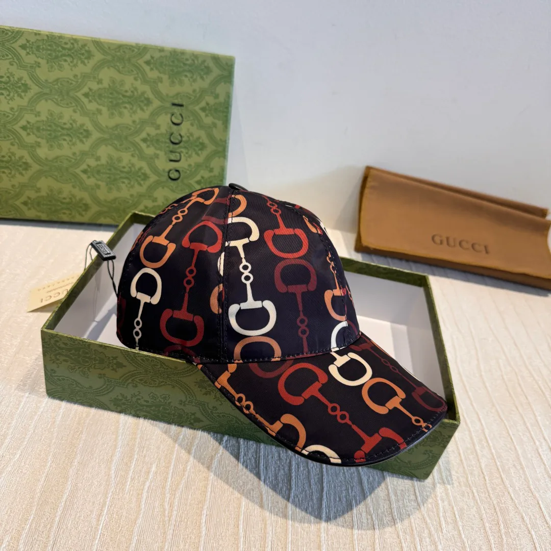 Hats GUCCI 18105281