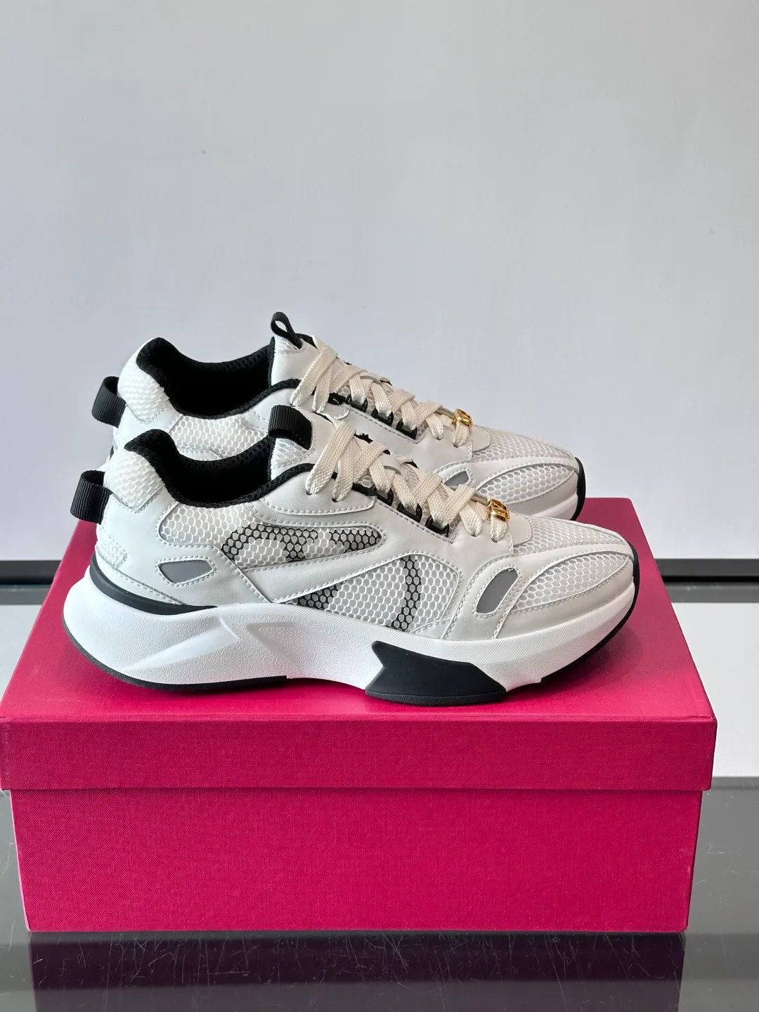 Men's Sneakers VALENTINO 17328752