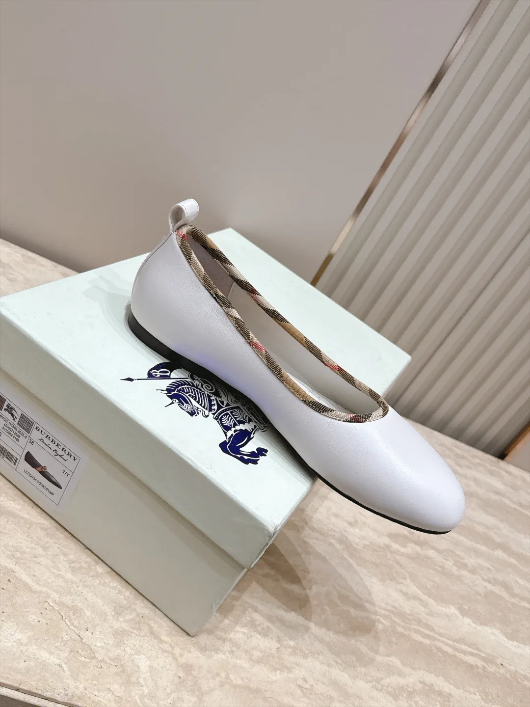 Women's Ballet Flats BURBERRY 17946298