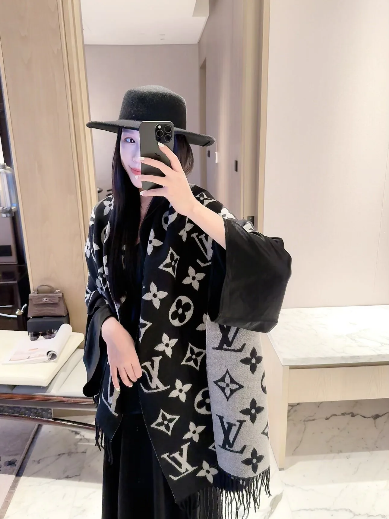 Scarves LOUIS VUITTON 18322509
