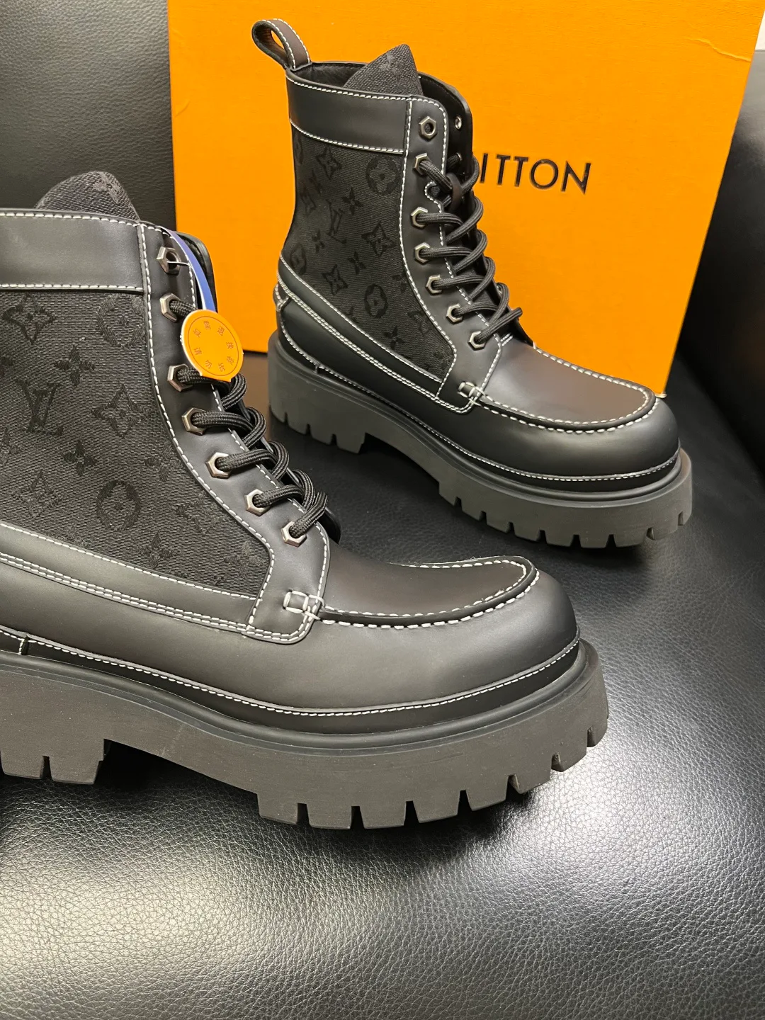 Men's Ankle Boots LOUIS VUITTON 18417486