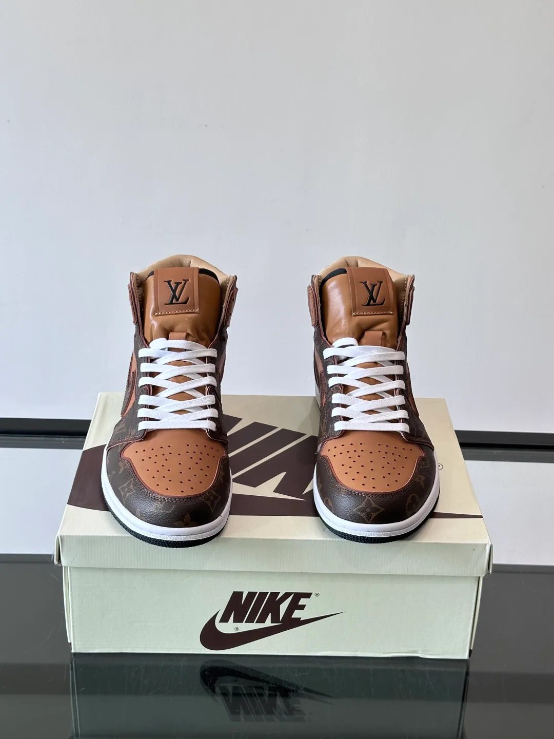 Men's Sneakers LOUIS VUITTON 18274505