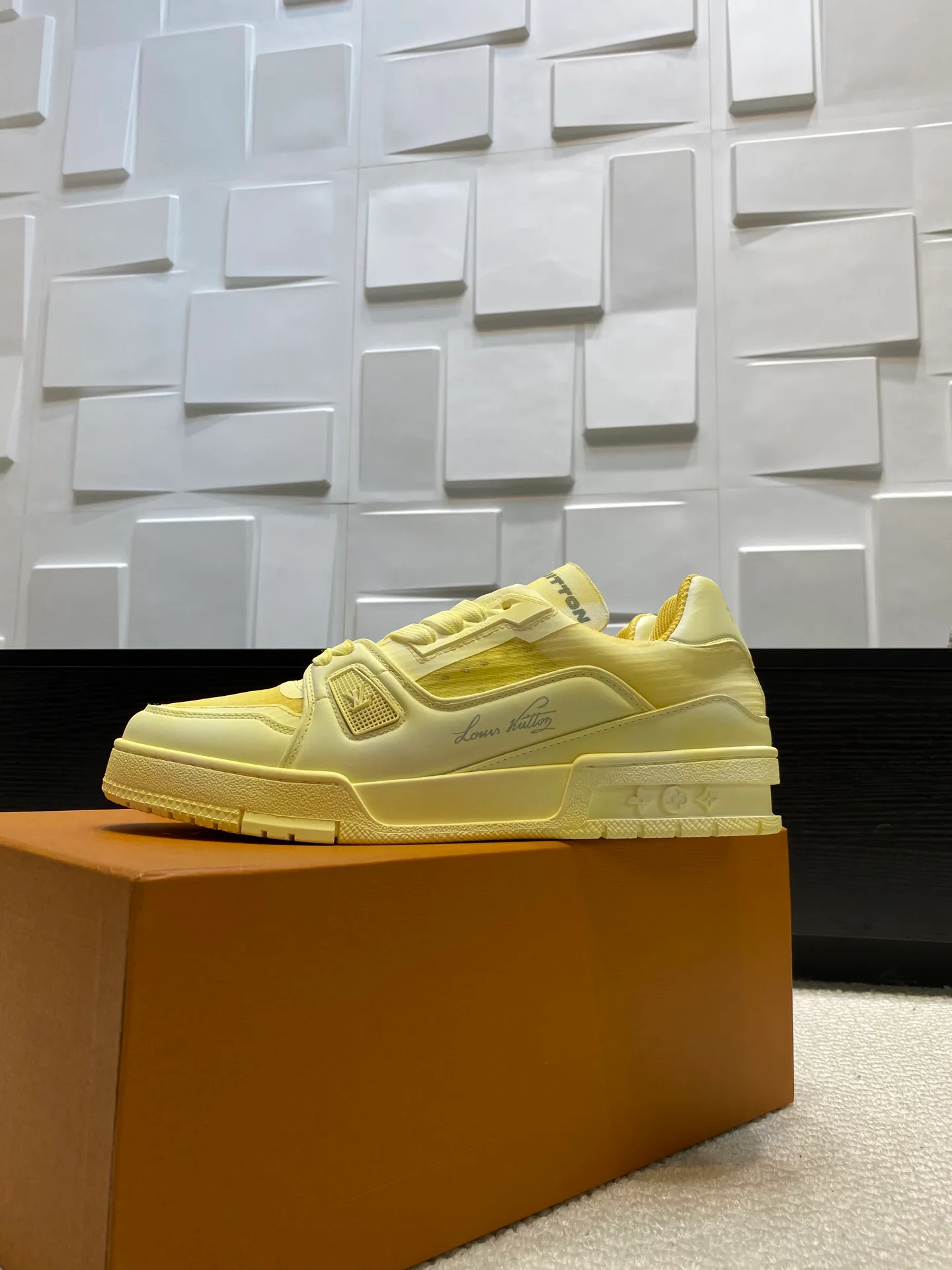 Men's Sneakers LOUIS VUITTON 17969017